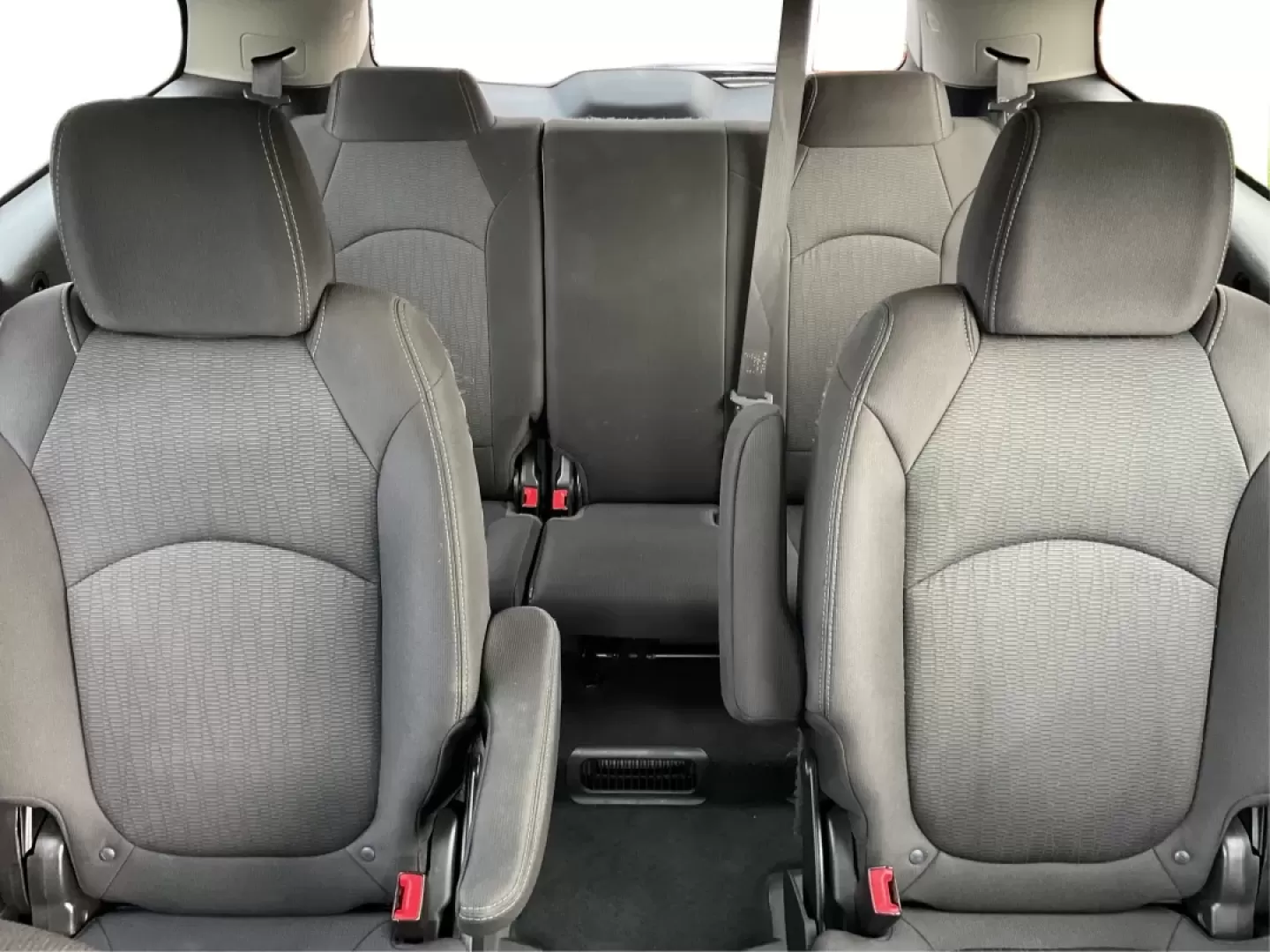 2016 Chevrolet Traverse 1LT (1GNKVGKD5GJ) with an 3.6L V-6 gasoline direct injection engine, located at 1230 East Main St, Xenia, OH, 45385, (937) 908-9800, 39.688026, -83.910172 - ### Experience Adventure Every Day in the 2016 Chevrolet Traverse<br /> <br /> Are you ready to elevate your family adventures or daily commutes in a vehicle that seamlessly combines comfort, space, and capability? The 2016 Chevrolet Traverse is not just an SUV; it's your ticket to unforgettable roa - Photo#14