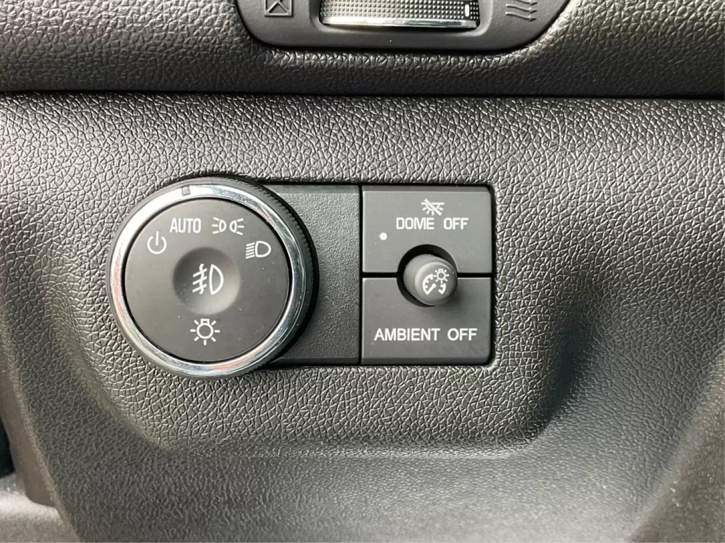 2016 Chevrolet Traverse 1LT (1GNKVGKD5GJ) with an 3.6L V-6 gasoline direct injection engine, located at 1230 East Main St, Xenia, OH, 45385, (937) 908-9800, 39.688026, -83.910172 - ### Experience Adventure Every Day in the 2016 Chevrolet Traverse<br /> <br /> Are you ready to elevate your family adventures or daily commutes in a vehicle that seamlessly combines comfort, space, and capability? The 2016 Chevrolet Traverse is not just an SUV; it's your ticket to unforgettable roa - Photo#17