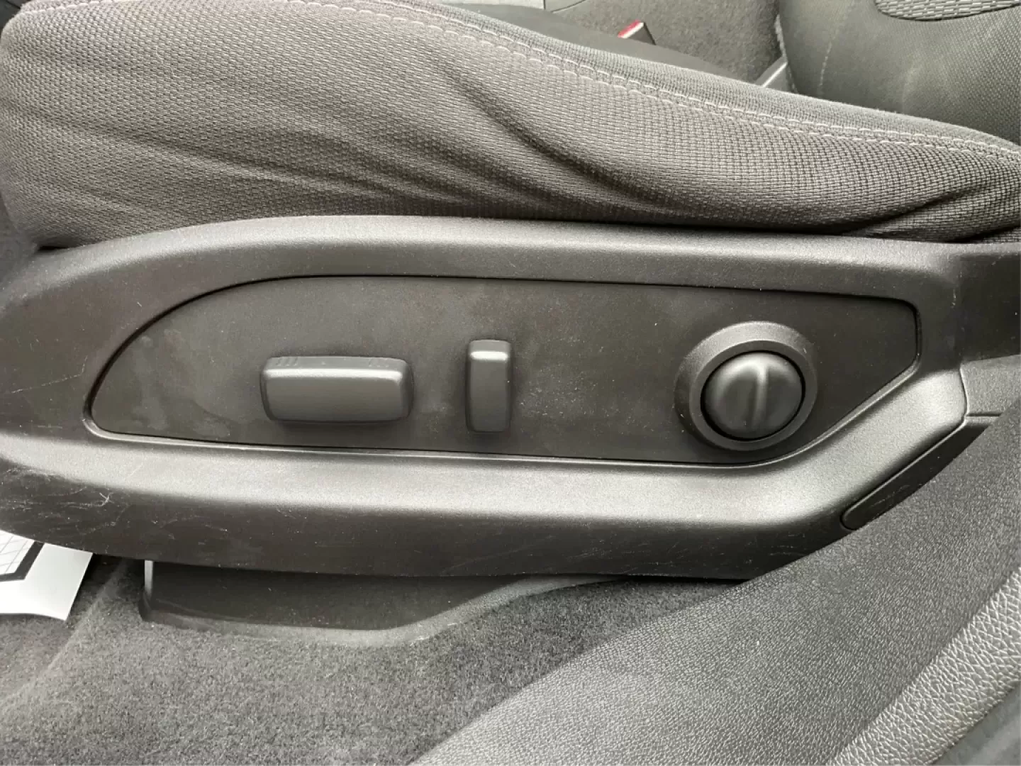 2016 Chevrolet Traverse 1LT (1GNKVGKD5GJ) with an 3.6L V-6 gasoline direct injection engine, located at 1230 East Main St, Xenia, OH, 45385, (937) 908-9800, 39.688026, -83.910172 - ### Experience Adventure Every Day in the 2016 Chevrolet Traverse<br /> <br /> Are you ready to elevate your family adventures or daily commutes in a vehicle that seamlessly combines comfort, space, and capability? The 2016 Chevrolet Traverse is not just an SUV; it's your ticket to unforgettable roa - Photo#18