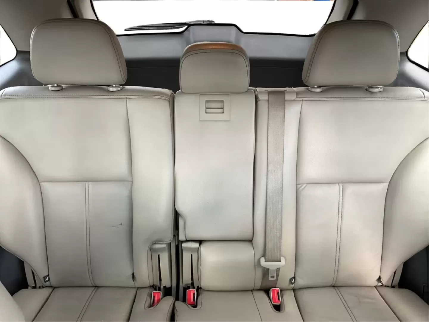 2011 Ford Edge SEL FWD (2FMDK3JC4BB) with an 3.5L V6 DOHC 24V engine, 6-Speed Automatic transmission, located at 401 Woodman Dr, Riverside, OH, 45431, (937) 908-9800, 39.760899, -84.123421 - **Experience the Ultimate Family Adventure with the 2011 Ford Edge SEL at Advantage Car and Credit - Riverside!**<br /> <br /> Are you ready to embark on your next family road trip or weekend adventure? The 2011 Ford Edge SEL is your perfect companion for all of life's journeys, whether you're headi - Photo#14