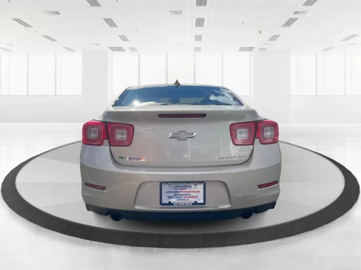 2016 Chevrolet Malibu Limited LTZ (1G11E5SAXGF) with an 2.5L I-4 gasoline direct injection engine, located at 401 Woodman Dr, Riverside, OH, 45431, (937) 908-9800, 39.760899, -84.123421 - **Unleash Your Daily Drive with the 2016 Chevrolet Malibu Limited LTZ at Advantage Car and Credit - Riverside! Perfect for Commuters and Families Alike!**<br /> <br /> Are you in the market for a reliable sedan that combines style, comfort, and technology? Look no further! The 2016 Chevrolet Malibu - Photo#3