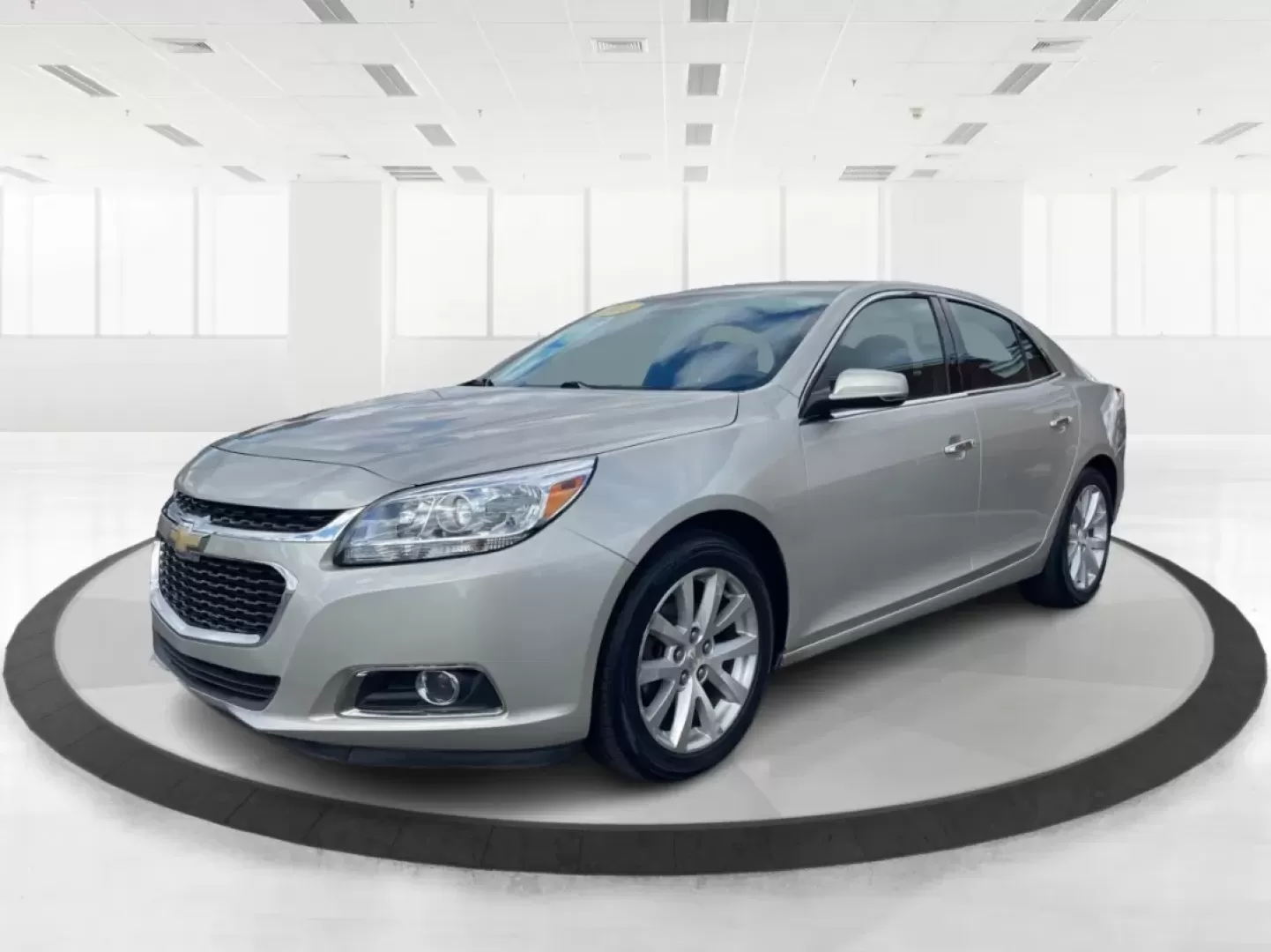 2016 Chevrolet Malibu Limited LTZ (1G11E5SAXGF) with an 2.5L I-4 gasoline direct injection engine, located at 401 Woodman Dr, Riverside, OH, 45431, (937) 908-9800, 39.760899, -84.123421 - **Unleash Your Daily Drive with the 2016 Chevrolet Malibu Limited LTZ at Advantage Car and Credit - Riverside! Perfect for Commuters and Families Alike!**<br /> <br /> Are you in the market for a reliable sedan that combines style, comfort, and technology? Look no further! The 2016 Chevrolet Malibu - Photo#8