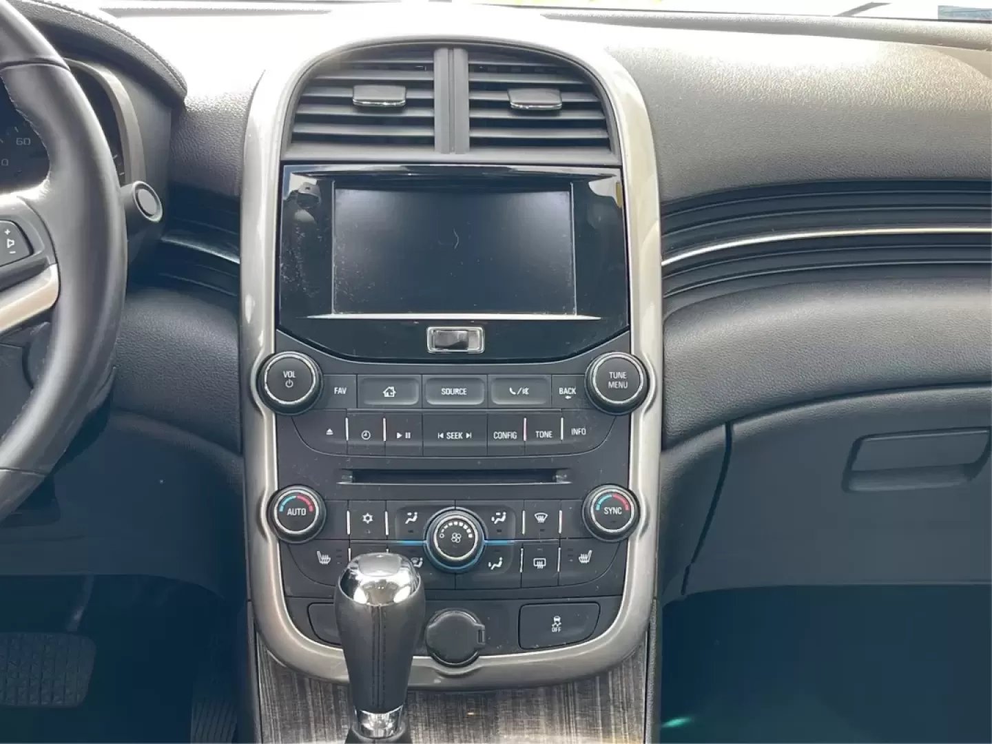 2016 Chevrolet Malibu Limited LTZ (1G11E5SAXGF) with an 2.5L I-4 gasoline direct injection engine, located at 401 Woodman Dr, Riverside, OH, 45431, (937) 908-9800, 39.760899, -84.123421 - **Unleash Your Daily Drive with the 2016 Chevrolet Malibu Limited LTZ at Advantage Car and Credit - Riverside! Perfect for Commuters and Families Alike!**<br /> <br /> Are you in the market for a reliable sedan that combines style, comfort, and technology? Look no further! The 2016 Chevrolet Malibu - Photo#13