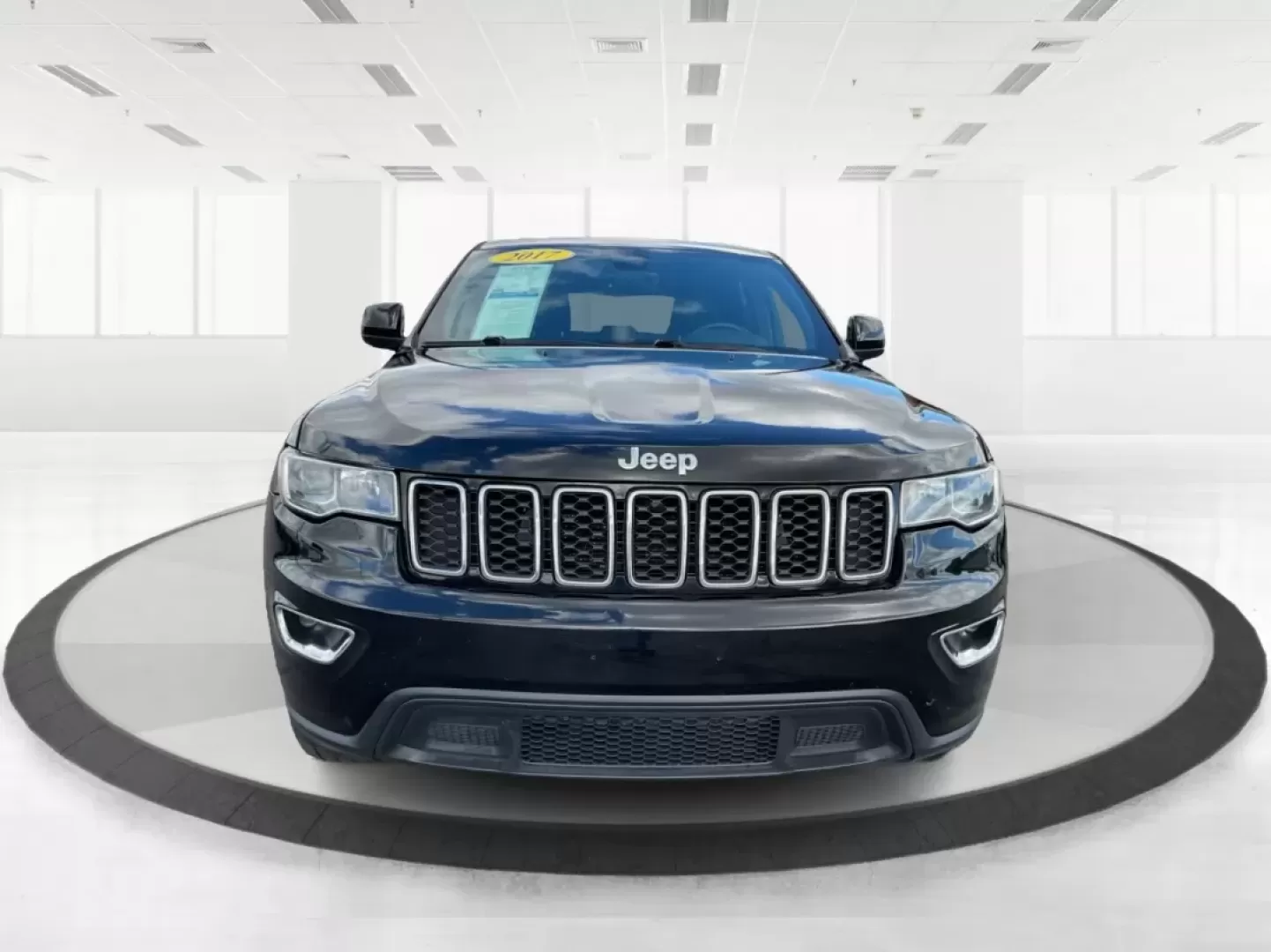 2017 Jeep Grand Cherokee Laredo 4x4 (1C4RJFAGXHC) with an Pentastar 3.6L V-6 DOHC engine, located at 8750 N County Rd 25A, Piqua, OH, 45356, (937) 908-9800, 40.164391, -84.232513 - **Adventure Awaits with This 2017 Jeep Grand Cherokee Laredo 4x4**<br /> <br /> Are you ready to elevate your lifestyle with a vehicle that embodies both adventure and everyday practicality? The 2017 Jeep Grand Cherokee Laredo 4x4 from Advantage Car and Credit in Piqua, OH, is perfect for those who - Photo#7