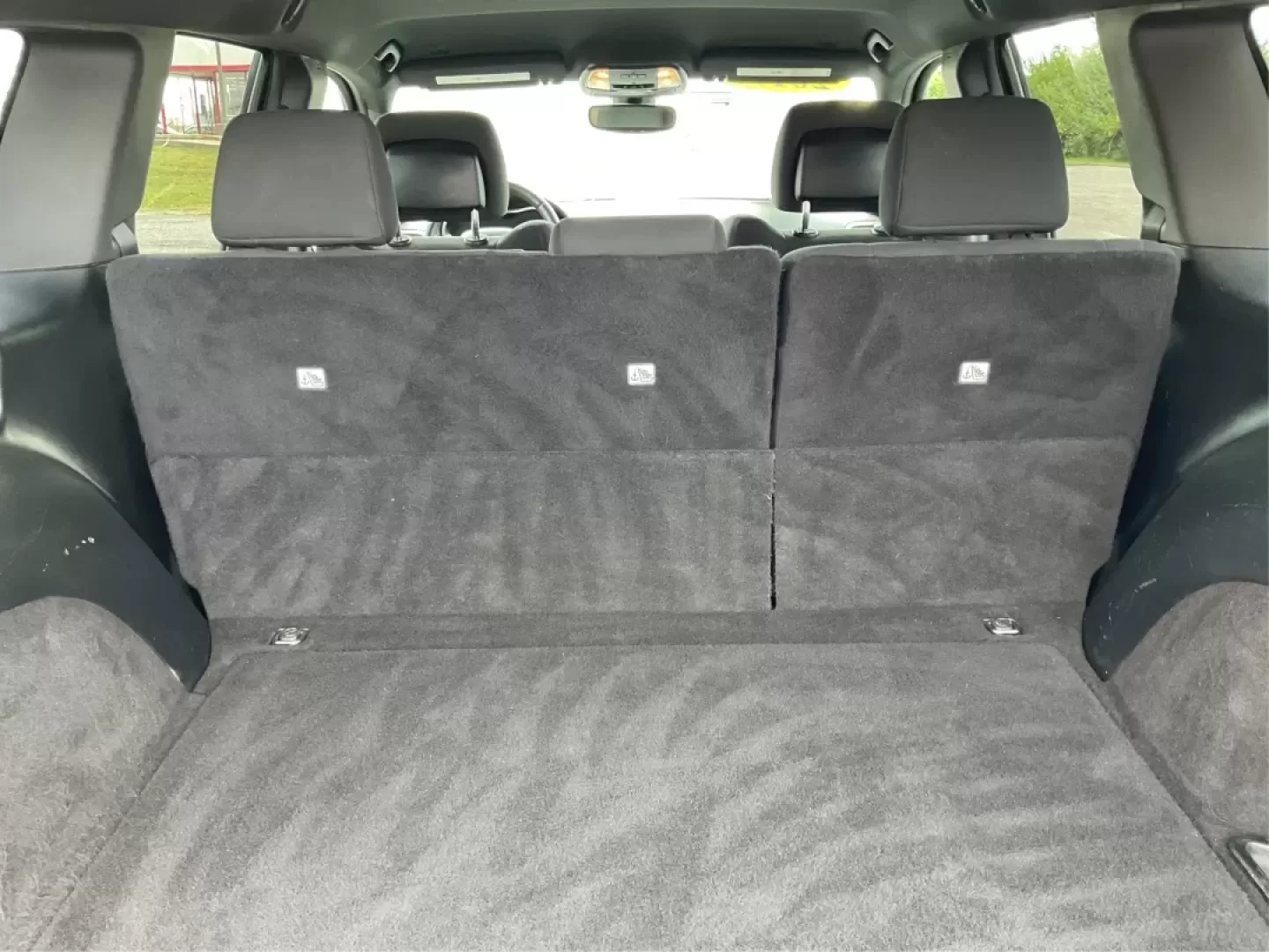 2017 Jeep Grand Cherokee Laredo 4x4 (1C4RJFAGXHC) with an Pentastar 3.6L V-6 DOHC engine, located at 8750 N County Rd 25A, Piqua, OH, 45356, (937) 908-9800, 40.164391, -84.232513 - **Adventure Awaits with This 2017 Jeep Grand Cherokee Laredo 4x4**<br /> <br /> Are you ready to elevate your lifestyle with a vehicle that embodies both adventure and everyday practicality? The 2017 Jeep Grand Cherokee Laredo 4x4 from Advantage Car and Credit in Piqua, OH, is perfect for those who - Photo#12