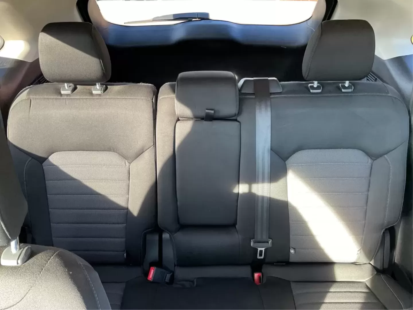 2015 Ford Edge SE (2FMTK4G93FB) with an Other engine, located at 1230 East Main St, Xenia, OH, 45385, (937) 908-9800, 39.688026, -83.910172 - **Discover Adventure with the 2015 Ford Edge SE at Advantage Car and Credit - Xenia, OH!**<br /> <br /> Are you ready to elevate your lifestyle? Whether you're commuting to work, shuttling the kids to school, or planning weekend adventures, the 2015 Ford Edge SE is the perfect companion for all your - Photo#14