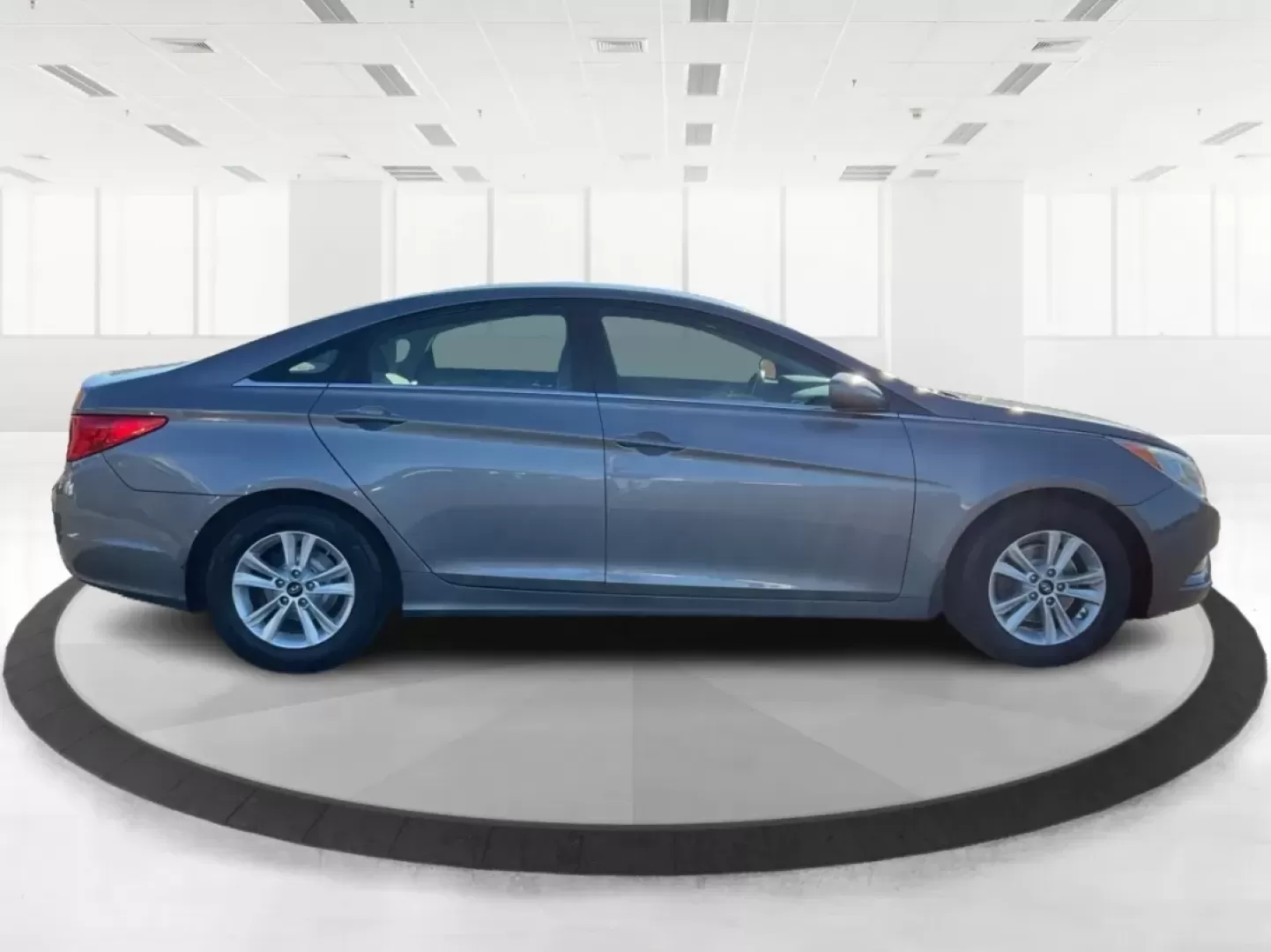 2013 Hyundai Sonata GLS (5NPEB4AC0DH) with an 2.4L I-4 gasoline direct injection engine, located at 8750 N County Rd 25A, Piqua, OH, 45356, (937) 908-9800, 40.164391, -84.232513 - **Drive Your Way to Adventure with the 2013 Hyundai Sonata GLS at Advantage Car and Credit - Piqua!**<br /> <br /> Are you seeking an affordable, stylish, and reliable sedan for your daily commute or weekend getaways? Look no further than the 2013 Hyundai Sonata GLS, available now at **Advantage Car - Photo#1
