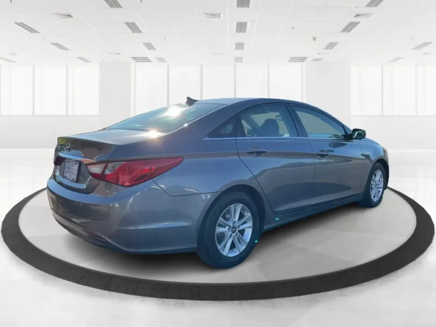 2013 Hyundai Sonata GLS (5NPEB4AC0DH) with an 2.4L I-4 gasoline direct injection engine, located at 8750 N County Rd 25A, Piqua, OH, 45356, (937) 908-9800, 40.164391, -84.232513 - **Drive Your Way to Adventure with the 2013 Hyundai Sonata GLS at Advantage Car and Credit - Piqua!**<br /> <br /> Are you seeking an affordable, stylish, and reliable sedan for your daily commute or weekend getaways? Look no further than the 2013 Hyundai Sonata GLS, available now at **Advantage Car - Photo#2