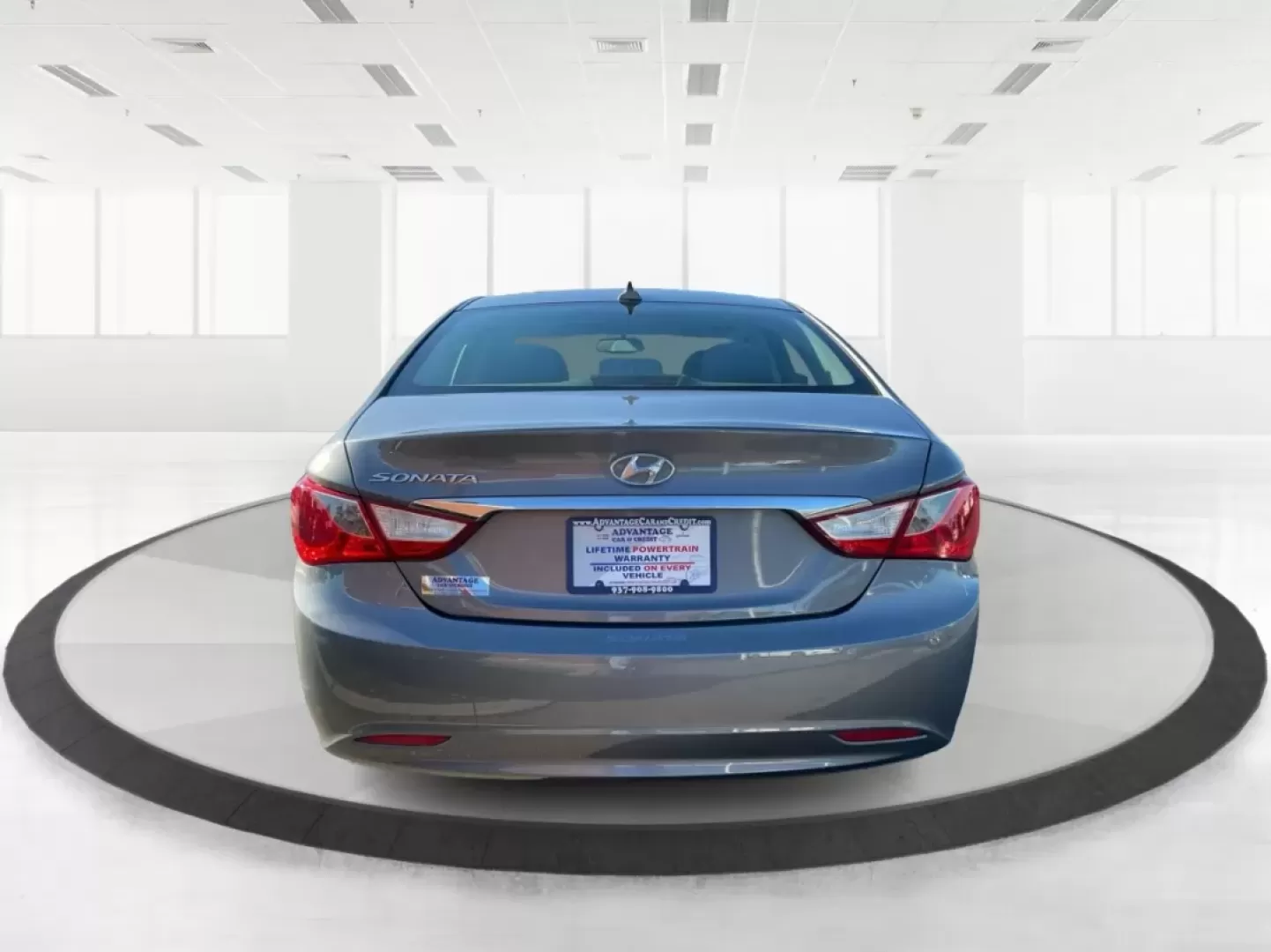 2013 Hyundai Sonata GLS (5NPEB4AC0DH) with an 2.4L I-4 gasoline direct injection engine, located at 8750 N County Rd 25A, Piqua, OH, 45356, (937) 908-9800, 40.164391, -84.232513 - **Drive Your Way to Adventure with the 2013 Hyundai Sonata GLS at Advantage Car and Credit - Piqua!**<br /> <br /> Are you seeking an affordable, stylish, and reliable sedan for your daily commute or weekend getaways? Look no further than the 2013 Hyundai Sonata GLS, available now at **Advantage Car - Photo#3