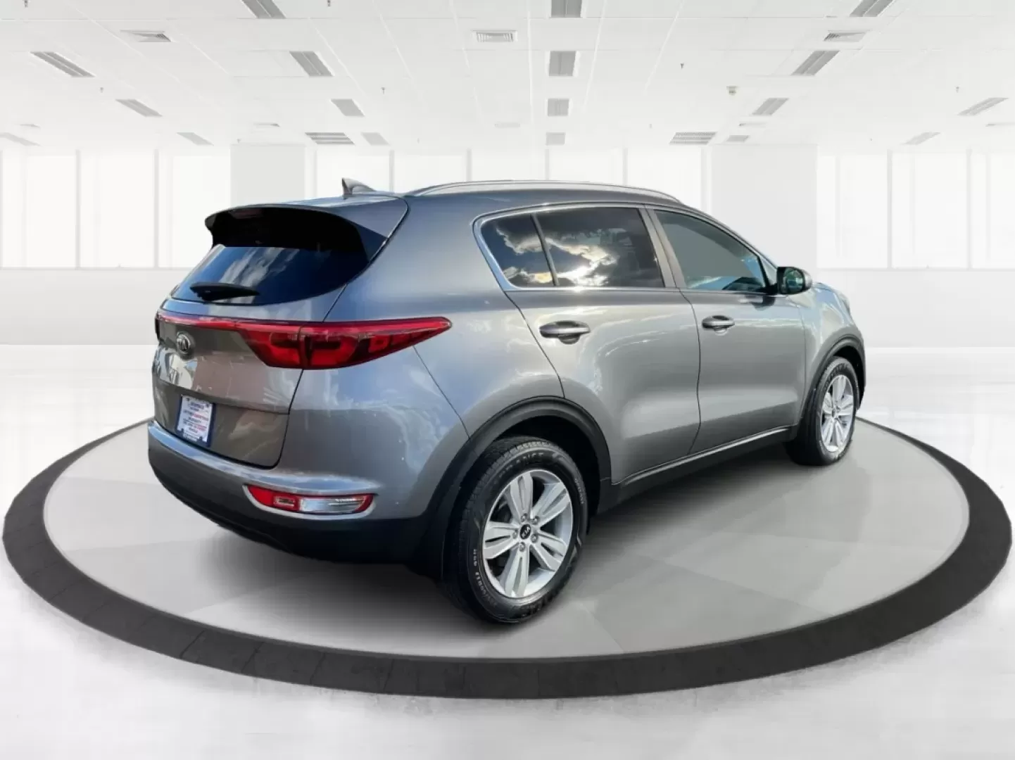 2017 Kia Sportage LX (KNDPM3AC5H7) with an Theta II 2.4L I-4 gasoline direct injection engine, located at 880 E. National Road, Vandalia, OH, 45377, (937) 908-9800, 39.891918, -84.183594 - **Discover Your Next Adventure with the 2017 Kia Sportage LX at Advantage Car and Credit - Vandalia!**<br /> <br /> Are you in the market for a reliable, stylish vehicle that suits your active lifestyle? Look no further than the 2017 Kia Sportage LX! This crossover SUV is not only great for weekend - Photo#2