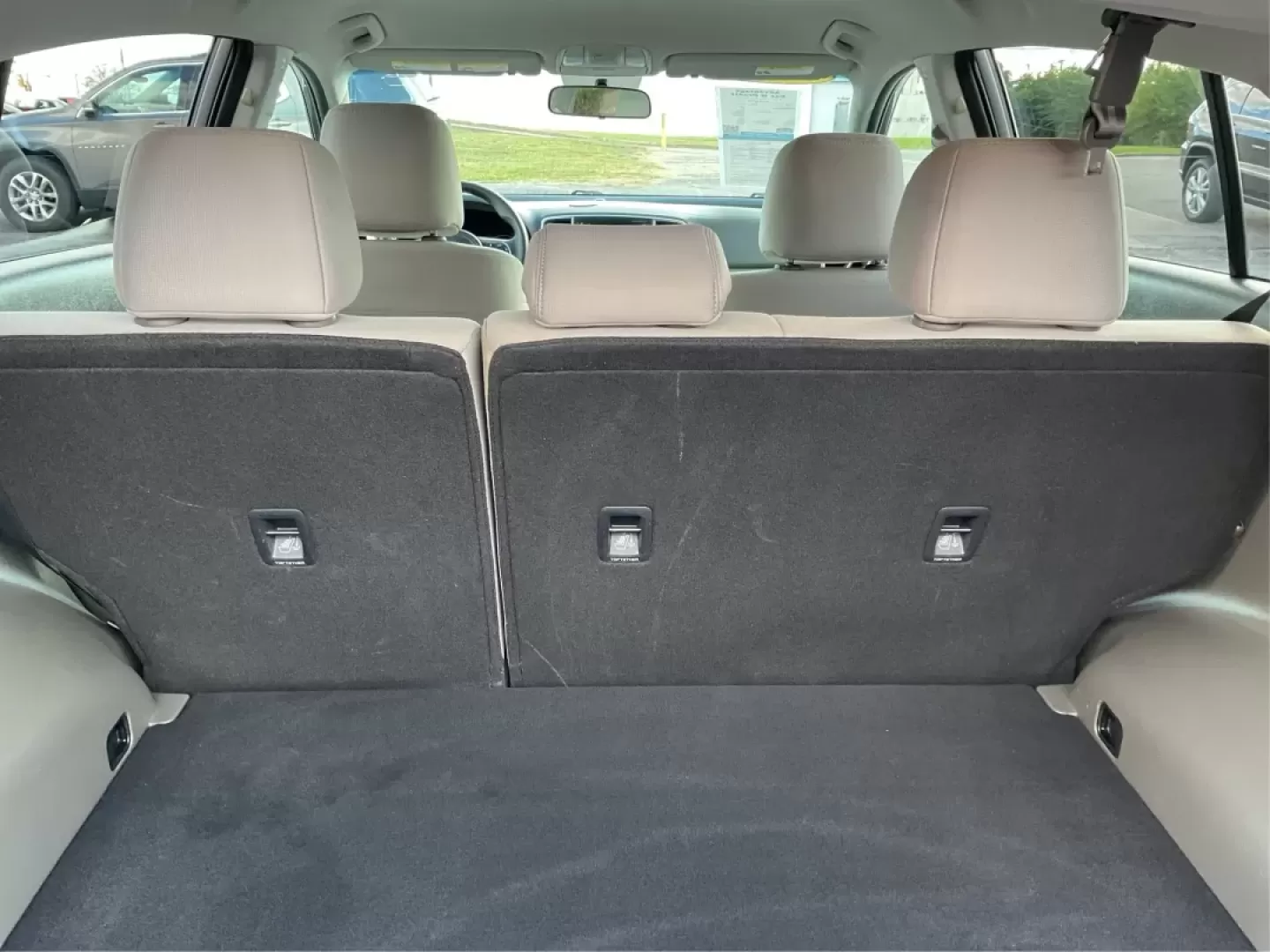 2017 Kia Sportage LX (KNDPM3AC5H7) with an Theta II 2.4L I-4 gasoline direct injection engine, located at 880 E. National Road, Vandalia, OH, 45377, (937) 908-9800, 39.891918, -84.183594 - **Discover Your Next Adventure with the 2017 Kia Sportage LX at Advantage Car and Credit - Vandalia!**<br /> <br /> Are you in the market for a reliable, stylish vehicle that suits your active lifestyle? Look no further than the 2017 Kia Sportage LX! This crossover SUV is not only great for weekend - Photo#12