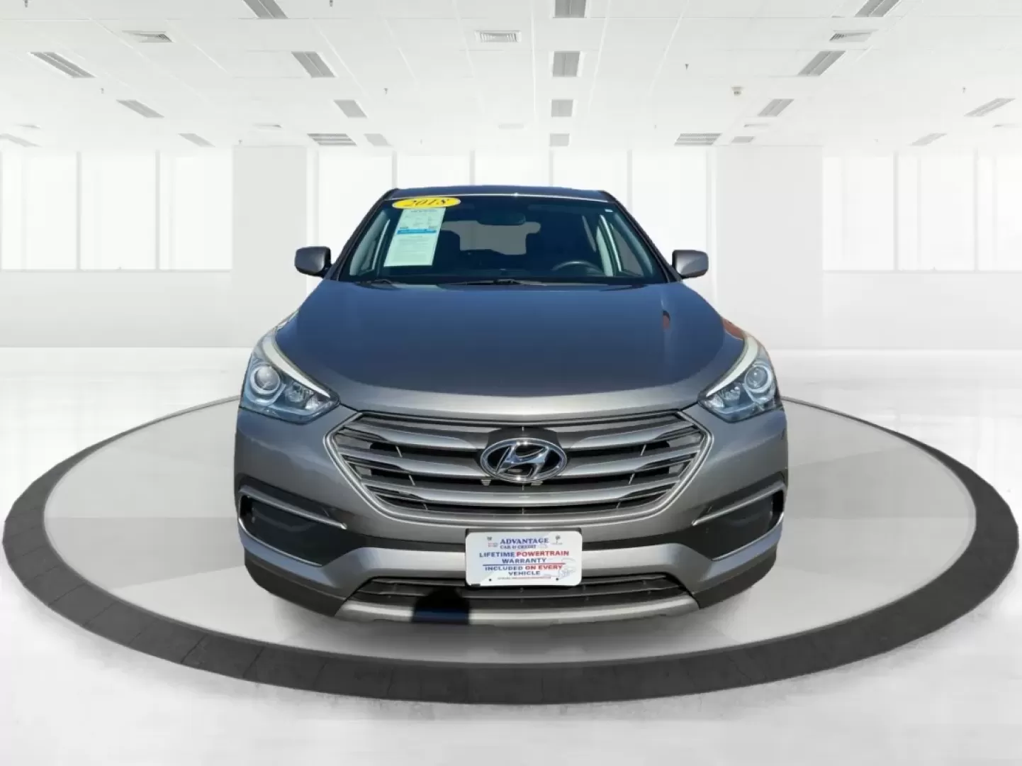 2018 Hyundai Santa Fe 2.4L (5XYZT3LB6JG) with an Theta II 2.4L I-4 gasoline direct injection engine, located at 4508 South Dixie Dr, Moraine, OH, 45439, (937) 908-9800, 39.689976, -84.218452 - Elevate your family adventures and daily commutes with the remarkable 2018 Hyundai Santa Fe, now available at Advantage Car and Credit - Moraine. This SUV is designed to seamlessly fit into your lifestyle, whether you're navigating busy streets, embarking on weekend getaways, or tackling the challen - Photo#7