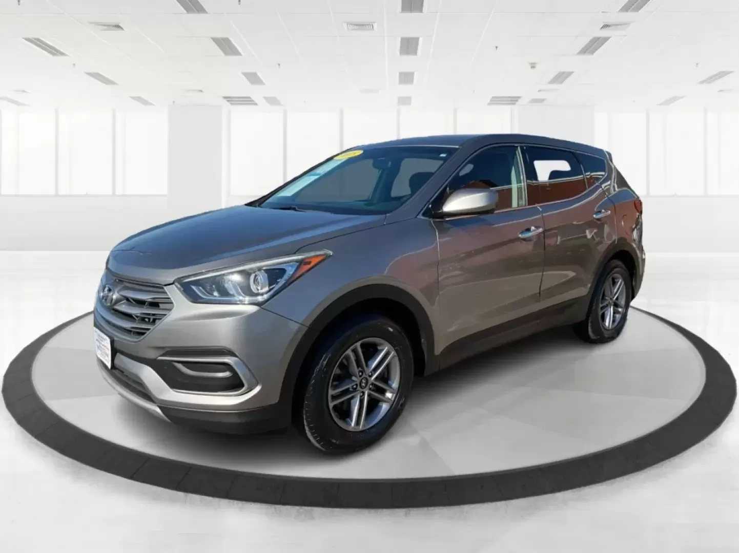 2018 Hyundai Santa Fe 2.4L (5XYZT3LB6JG) with an Theta II 2.4L I-4 gasoline direct injection engine, located at 4508 South Dixie Dr, Moraine, OH, 45439, (937) 908-9800, 39.689976, -84.218452 - Elevate your family adventures and daily commutes with the remarkable 2018 Hyundai Santa Fe, now available at Advantage Car and Credit - Moraine. This SUV is designed to seamlessly fit into your lifestyle, whether you're navigating busy streets, embarking on weekend getaways, or tackling the challen - Photo#8
