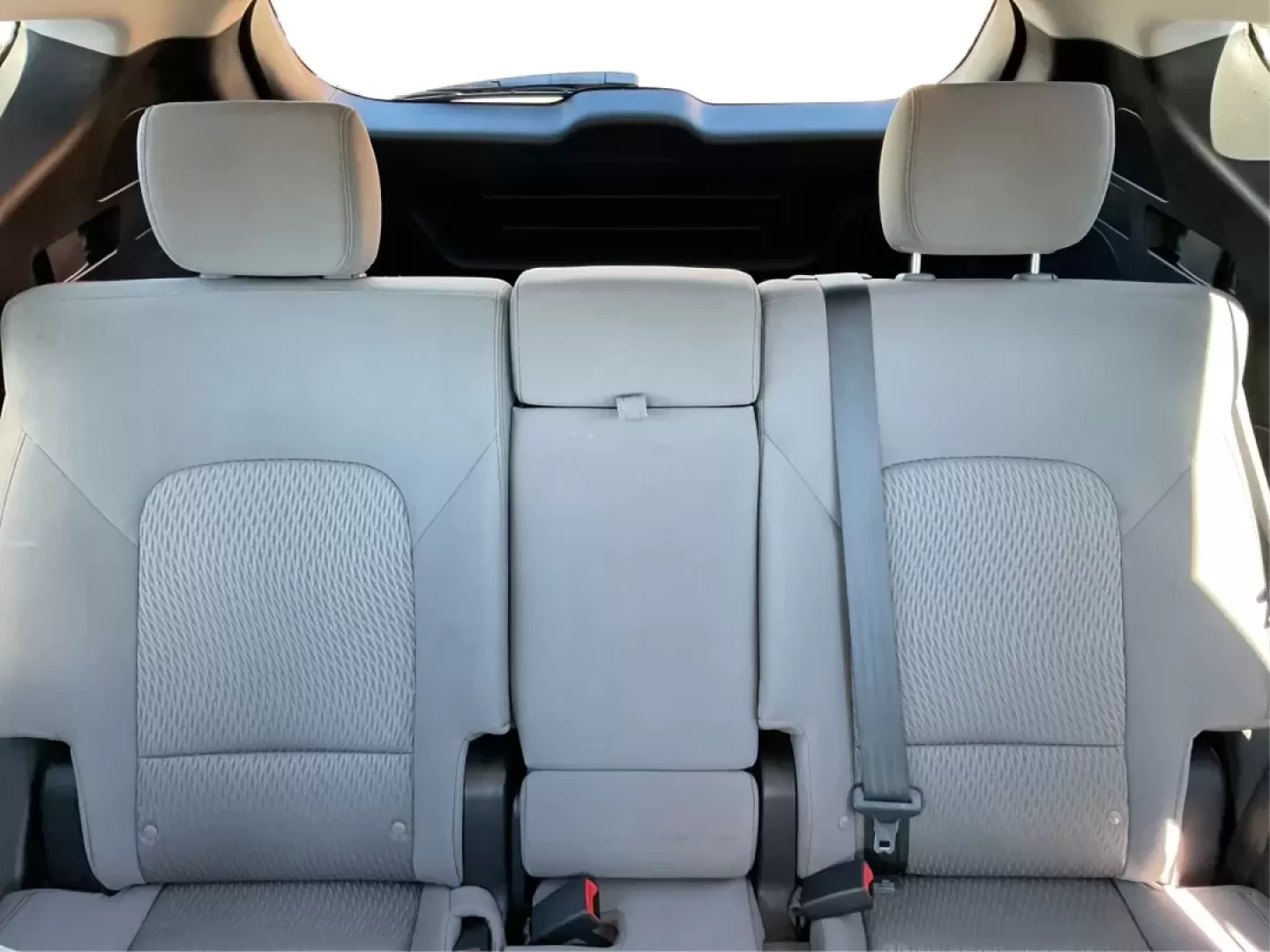 2018 Hyundai Santa Fe 2.4L (5XYZT3LB6JG) with an Theta II 2.4L I-4 gasoline direct injection engine, located at 4508 South Dixie Dr, Moraine, OH, 45439, (937) 908-9800, 39.689976, -84.218452 - Elevate your family adventures and daily commutes with the remarkable 2018 Hyundai Santa Fe, now available at Advantage Car and Credit - Moraine. This SUV is designed to seamlessly fit into your lifestyle, whether you're navigating busy streets, embarking on weekend getaways, or tackling the challen - Photo#14