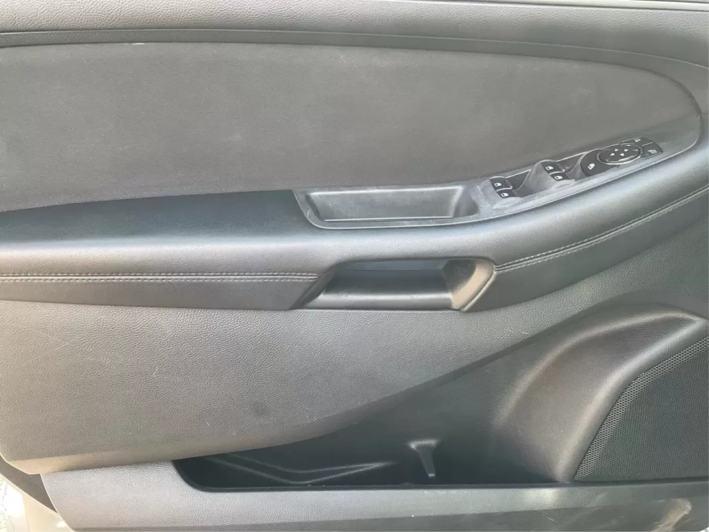 2016 Ford Edge SE (2FMPK4G9XGB) with an EcoBoost 2L I-4 gasoline direct injection engine, located at 1184 Kauffman Ave, Fairborn, OH, 45324, (937) 908-9800, 39.807072, -84.030914 - Rev up your lifestyle with the perfect blend of style, comfort, and utility that the 2016 Ford Edge SE offers! If you're looking for a reliable SUV that seamlessly fits into your busy life-whether it's taking the kids to school, embarking on family adventures, or handling your daily commute-this veh - Photo#18