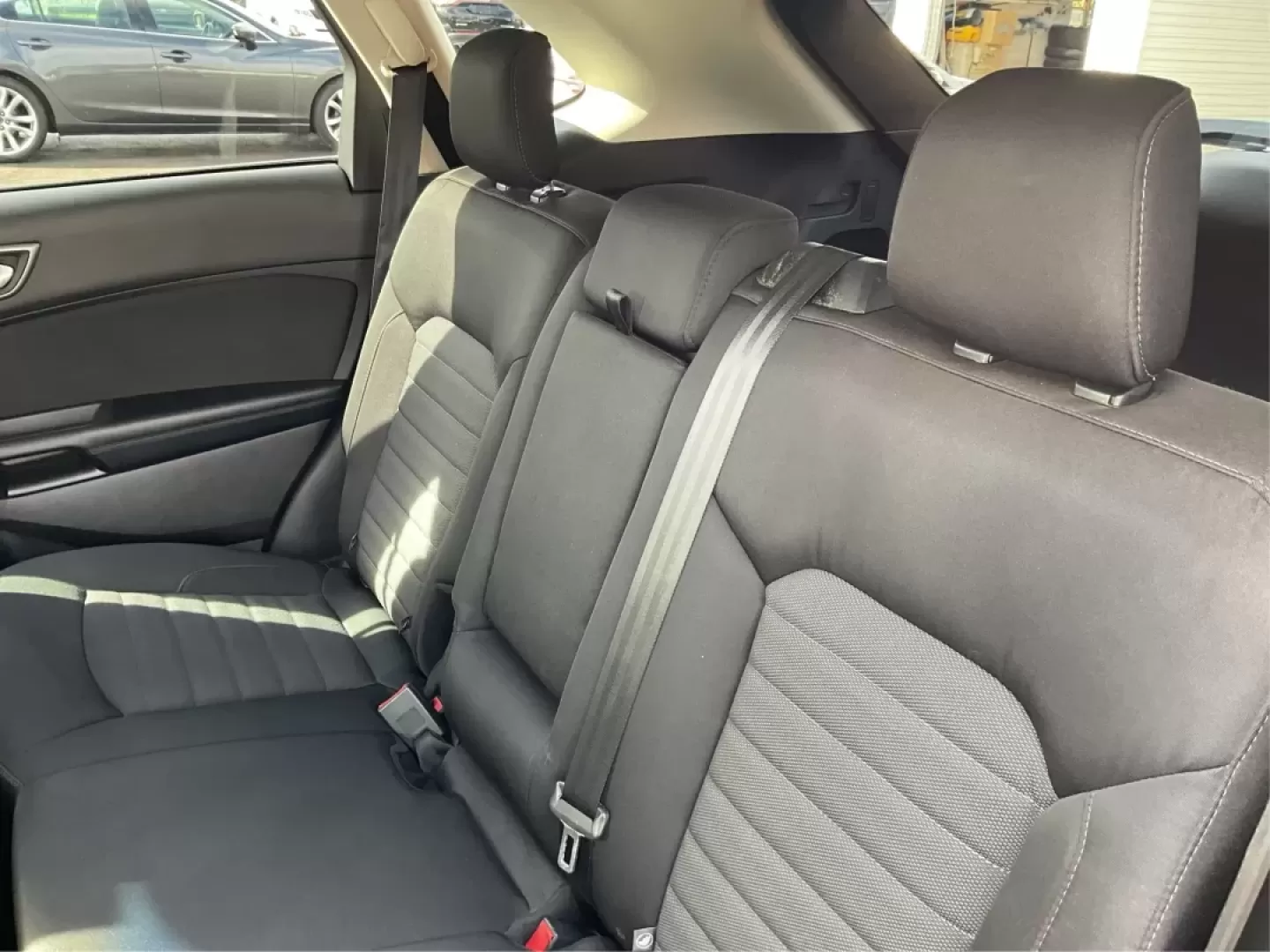 2016 Ford Edge SE (2FMPK4G9XGB) with an EcoBoost 2L I-4 gasoline direct injection engine, located at 1230 East Main St, Xenia, OH, 45385, (937) 908-9800, 39.688026, -83.910172 - Rev up your lifestyle with the perfect blend of style, comfort, and utility that the 2016 Ford Edge SE offers! If you're looking for a reliable SUV that seamlessly fits into your busy life-whether it's taking the kids to school, embarking on family adventures, or handling your daily commute-this veh - Photo#10