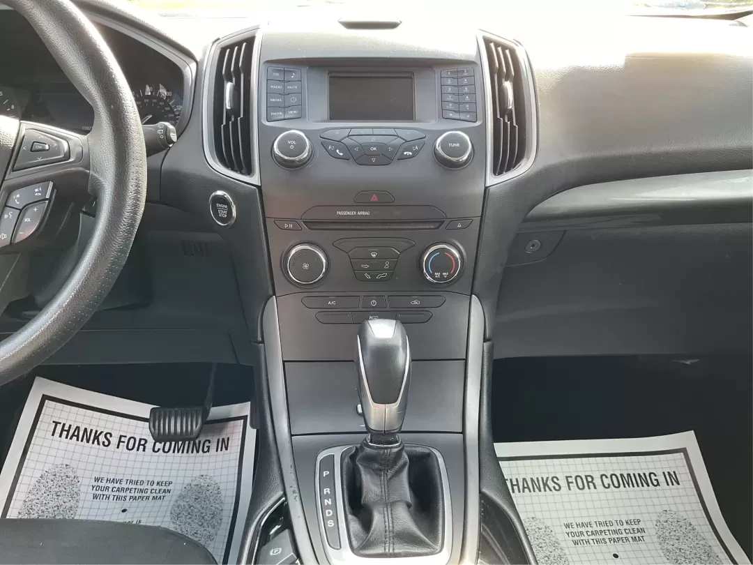 2016 Ford Edge SE (2FMPK4G9XGB) with an EcoBoost 2L I-4 gasoline direct injection engine, located at 1230 East Main St, Xenia, OH, 45385, (937) 908-9800, 39.688026, -83.910172 - Rev up your lifestyle with the perfect blend of style, comfort, and utility that the 2016 Ford Edge SE offers! If you're looking for a reliable SUV that seamlessly fits into your busy life-whether it's taking the kids to school, embarking on family adventures, or handling your daily commute-this veh - Photo#13