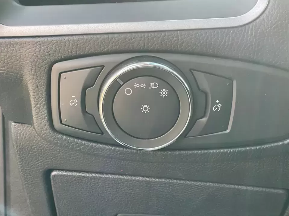 2016 Ford Edge SE (2FMPK4G9XGB) with an EcoBoost 2L I-4 gasoline direct injection engine, 6A transmission, located at 1099 N County Rd 25A , Troy, OH, 45373, (937) 908-9800, 40.057079, -84.212883 - Rev up your lifestyle with the perfect blend of style, comfort, and utility that the 2016 Ford Edge SE offers! If you're looking for a reliable SUV that seamlessly fits into your busy life-whether it's taking the kids to school, embarking on family adventures, or handling your daily commute-this veh - Photo#17