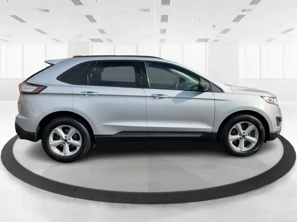2016 Ford Edge SE (2FMPK4G9XGB) with an EcoBoost 2L I-4 gasoline direct injection engine, 6A transmission, located at 1230 East Main St, Xenia, OH, 45385, (937) 908-9800, 39.688026, -83.910172 - Rev up your lifestyle with the perfect blend of style, comfort, and utility that the 2016 Ford Edge SE offers! If you're looking for a reliable SUV that seamlessly fits into your busy life-whether it's taking the kids to school, embarking on family adventures, or handling your daily commute-this veh - Photo#1