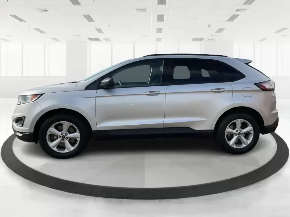 2016 Ford Edge SE (2FMPK4G9XGB) with an EcoBoost 2L I-4 gasoline direct injection engine, 6A transmission, located at 1230 East Main St, Xenia, OH, 45385, (937) 908-9800, 39.688026, -83.910172 - Rev up your lifestyle with the perfect blend of style, comfort, and utility that the 2016 Ford Edge SE offers! If you're looking for a reliable SUV that seamlessly fits into your busy life-whether it's taking the kids to school, embarking on family adventures, or handling your daily commute-this veh - Photo#5
