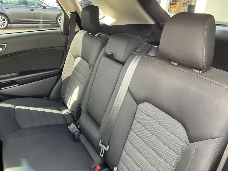 2016 Ford Edge SE (2FMPK4G9XGB) with an EcoBoost 2L I-4 gasoline direct injection engine, 6A transmission, located at 1230 East Main St, Xenia, OH, 45385, (937) 908-9800, 39.688026, -83.910172 - Rev up your lifestyle with the perfect blend of style, comfort, and utility that the 2016 Ford Edge SE offers! If you're looking for a reliable SUV that seamlessly fits into your busy life-whether it's taking the kids to school, embarking on family adventures, or handling your daily commute-this veh - Photo#10