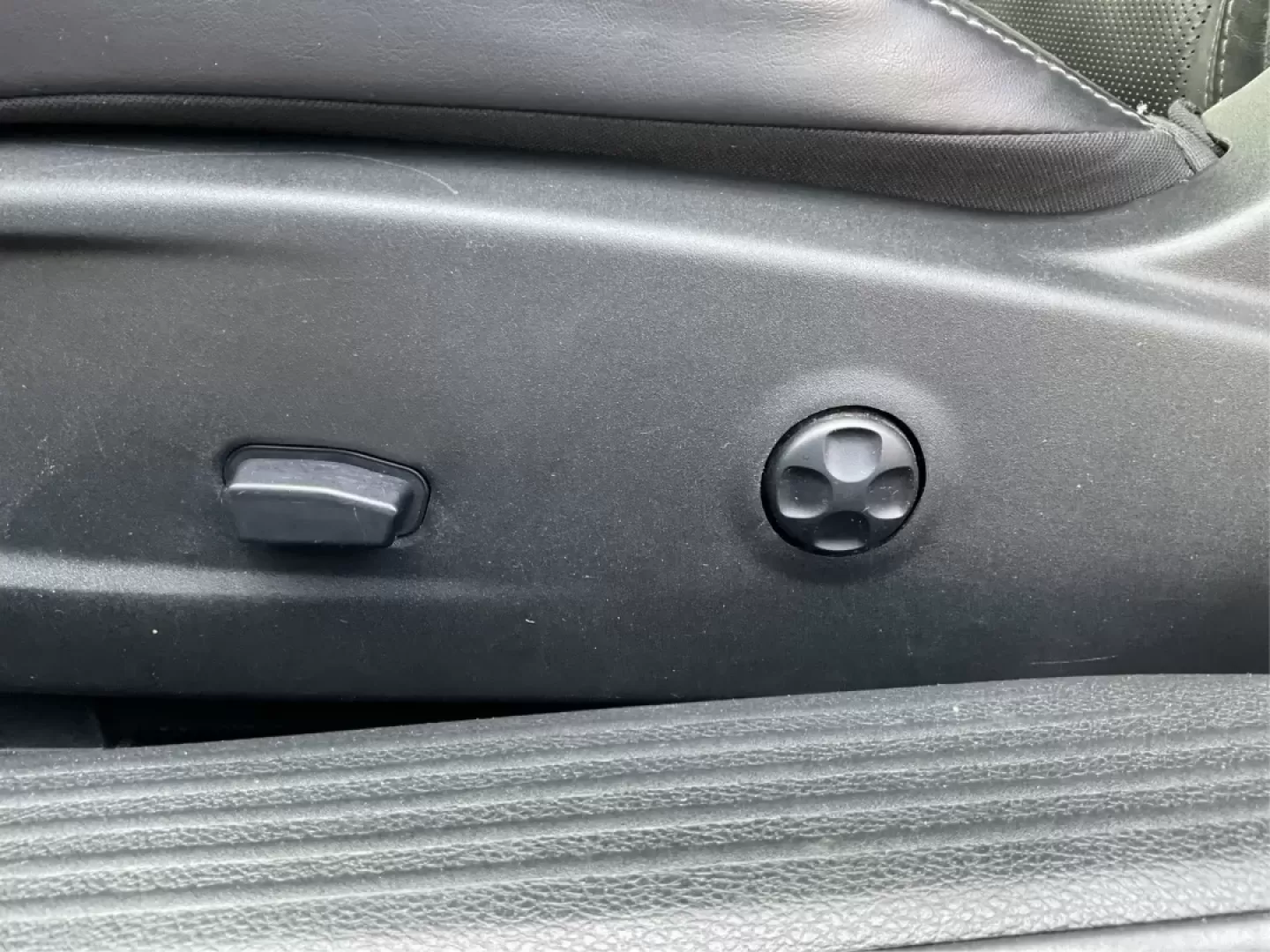 2015 Dodge Challenger SXT Plus (2C3CDZBG5FH) with an 3.6L V-6 DOHC engine, located at 1951 S Dayton Lakeview Rd., New Carlisle, OH, 45344, (937) 908-9800, 39.890999, -84.050255 - Unleash your inner muscle car enthusiast with this striking 2015 Dodge Challenger SXT Plus, available now at Advantage Car and Credit in New Carlisle, OH! With its powerful yet efficient 3.6L V-6 DOHC engine, this coupe is perfect for weekend adventures, cruising down scenic routes, or standing out - Photo#18