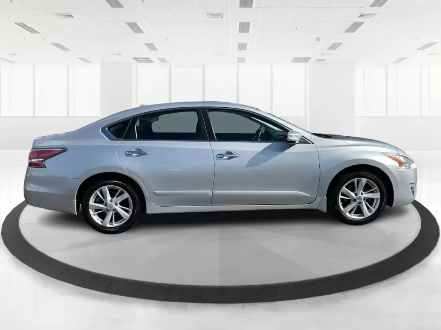 2015 Nissan Altima 2.5 SV (1N4AL3AP8FC) with an 2.5L I-4 DOHC engine, located at 401 Woodman Dr, Riverside, OH, 45431, (937) 908-9800, 39.760899, -84.123421 - **Elevate Your Everyday Life with the 2015 Nissan Altima 2.5 SV from Advantage Car and Credit - Riverside!**<br /> <br /> If you're searching for a vehicle that seamlessly blends comfort, style, and practicality, look no further than this stunning 2015 Nissan Altima 2.5 SV. Perfect for budget-consci - Photo#1