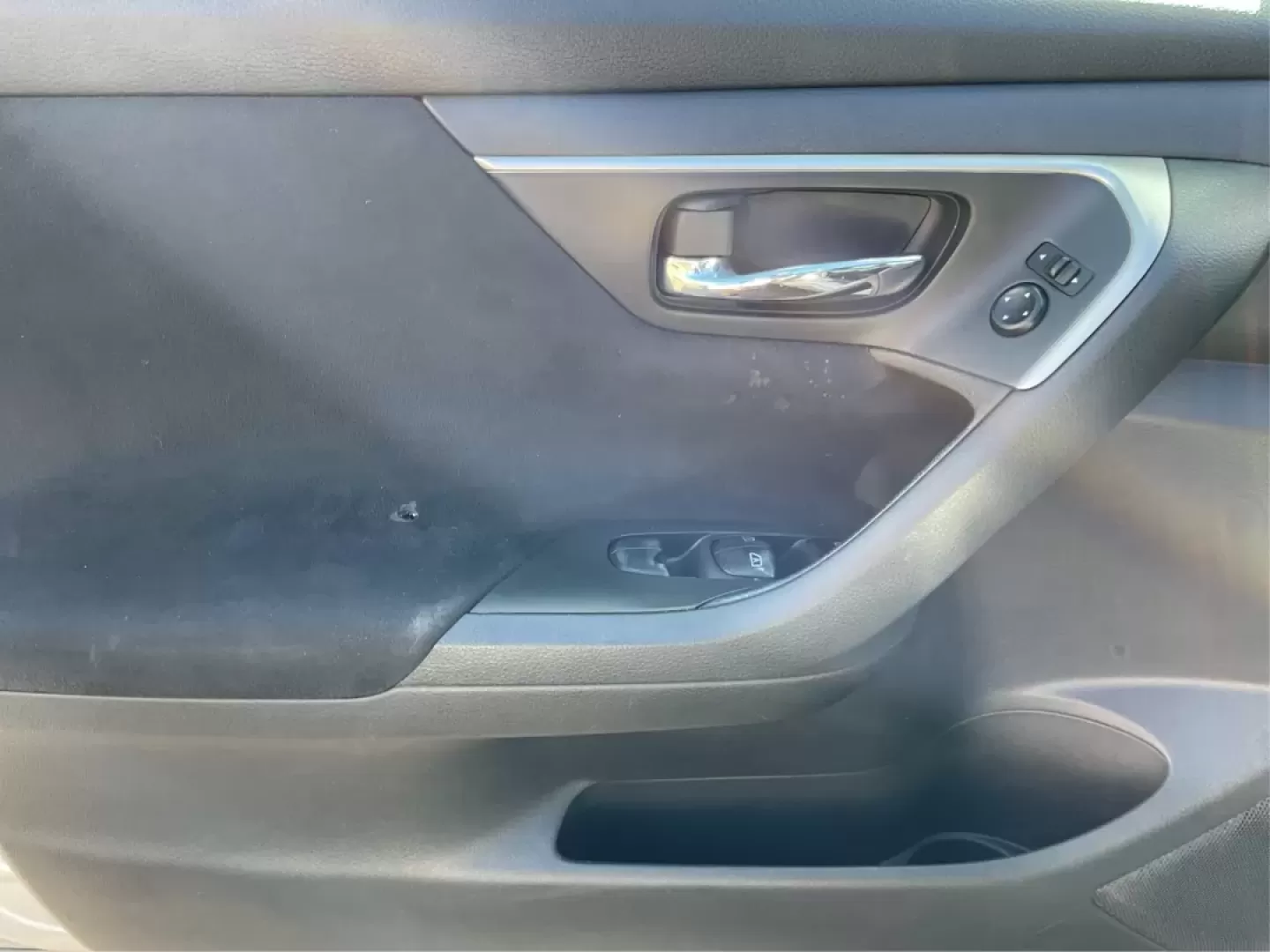 2015 Nissan Altima 2.5 SV (1N4AL3AP8FC) with an 2.5L I-4 DOHC engine, located at 401 Woodman Dr, Riverside, OH, 45431, (937) 908-9800, 39.760899, -84.123421 - **Elevate Your Everyday Life with the 2015 Nissan Altima 2.5 SV from Advantage Car and Credit - Riverside!**<br /> <br /> If you're searching for a vehicle that seamlessly blends comfort, style, and practicality, look no further than this stunning 2015 Nissan Altima 2.5 SV. Perfect for budget-consci - Photo#18