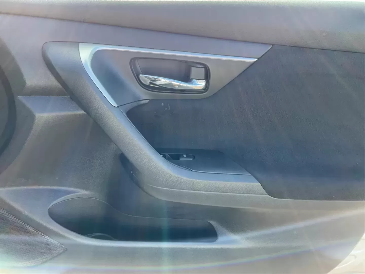 2015 Nissan Altima 2.5 SV (1N4AL3AP8FC) with an 2.5L I-4 DOHC engine, located at 401 Woodman Dr, Riverside, OH, 45431, (937) 908-9800, 39.760899, -84.123421 - **Elevate Your Everyday Life with the 2015 Nissan Altima 2.5 SV from Advantage Car and Credit - Riverside!**<br /> <br /> If you're searching for a vehicle that seamlessly blends comfort, style, and practicality, look no further than this stunning 2015 Nissan Altima 2.5 SV. Perfect for budget-consci - Photo#19