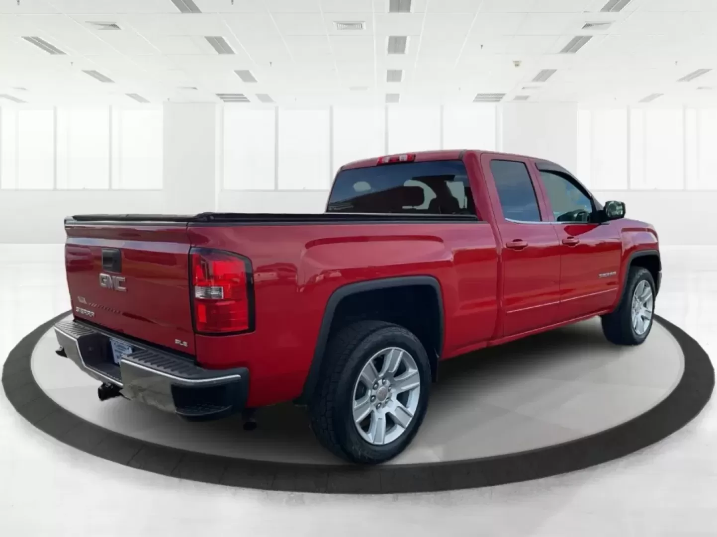 2014 GMC Sierra 1500 SLE (1GTR1UECXEZ) with an Other engine, located at 1184 Kauffman Ave, Fairborn, OH, 45324, (937) 908-9800, 39.807072, -84.030914 - **Unleash Adventure with the 2014 GMC Sierra 1500 at Advantage Car and Credit - Troy, OH!**<br /> <br /> Are you ready to elevate your everyday adventures? Whether you're a busy professional seeking a reliable commuter, a growing family in need of ample space, or an outdoor enthusiast looking for a - Photo#2