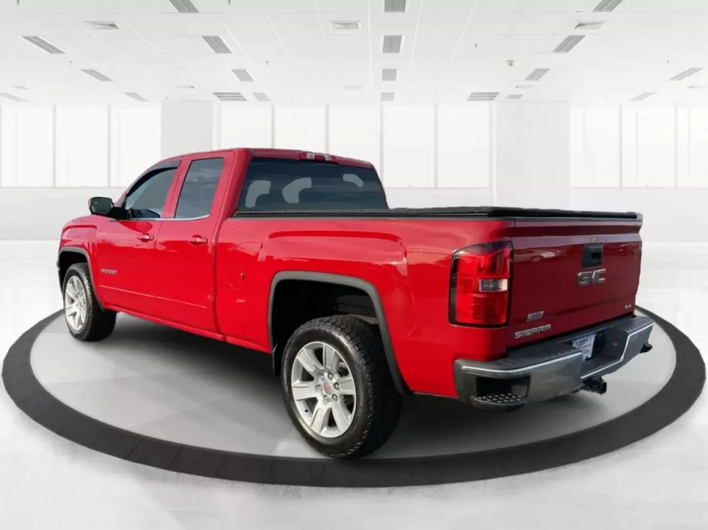 2014 GMC Sierra 1500 SLE (1GTR1UECXEZ) with an Other engine, located at 1184 Kauffman Ave, Fairborn, OH, 45324, (937) 908-9800, 39.807072, -84.030914 - **Unleash Adventure with the 2014 GMC Sierra 1500 at Advantage Car and Credit - Troy, OH!**<br /> <br /> Are you ready to elevate your everyday adventures? Whether you're a busy professional seeking a reliable commuter, a growing family in need of ample space, or an outdoor enthusiast looking for a - Photo#4
