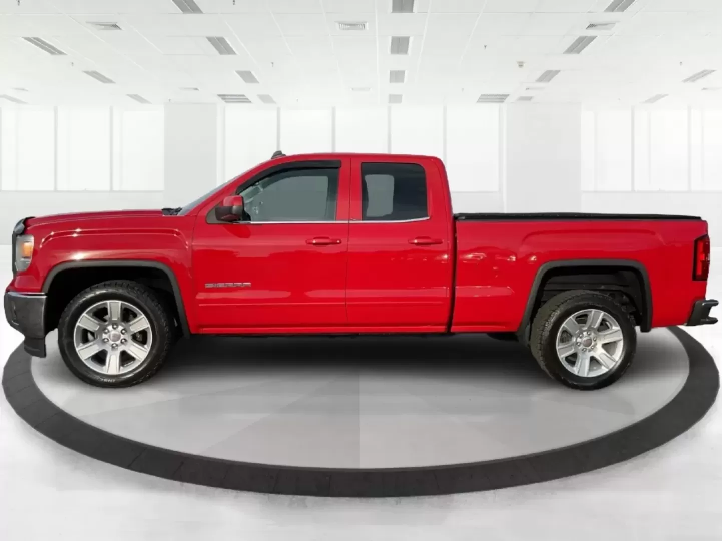 2014 GMC Sierra 1500 SLE (1GTR1UECXEZ) with an Other engine, located at 1184 Kauffman Ave, Fairborn, OH, 45324, (937) 908-9800, 39.807072, -84.030914 - **Unleash Adventure with the 2014 GMC Sierra 1500 at Advantage Car and Credit - Troy, OH!**<br /> <br /> Are you ready to elevate your everyday adventures? Whether you're a busy professional seeking a reliable commuter, a growing family in need of ample space, or an outdoor enthusiast looking for a - Photo#5