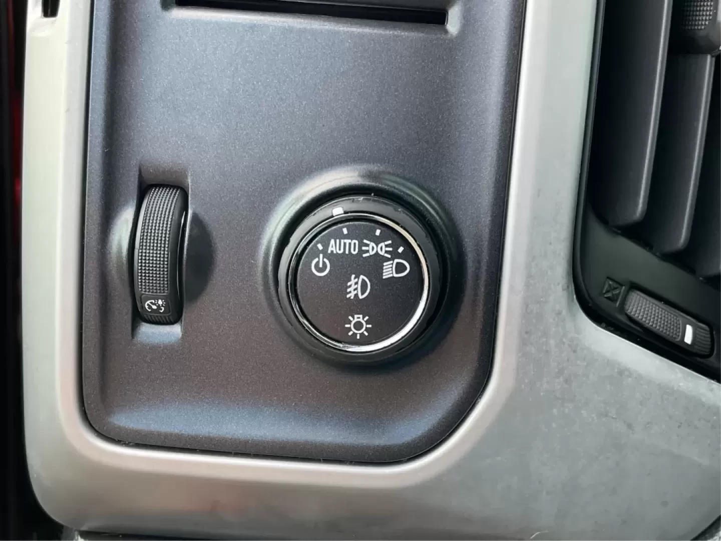 2014 GMC Sierra 1500 SLE (1GTR1UECXEZ) with an Other engine, located at 1184 Kauffman Ave, Fairborn, OH, 45324, (937) 908-9800, 39.807072, -84.030914 - **Unleash Adventure with the 2014 GMC Sierra 1500 at Advantage Car and Credit - Troy, OH!**<br /> <br /> Are you ready to elevate your everyday adventures? Whether you're a busy professional seeking a reliable commuter, a growing family in need of ample space, or an outdoor enthusiast looking for a - Photo#16