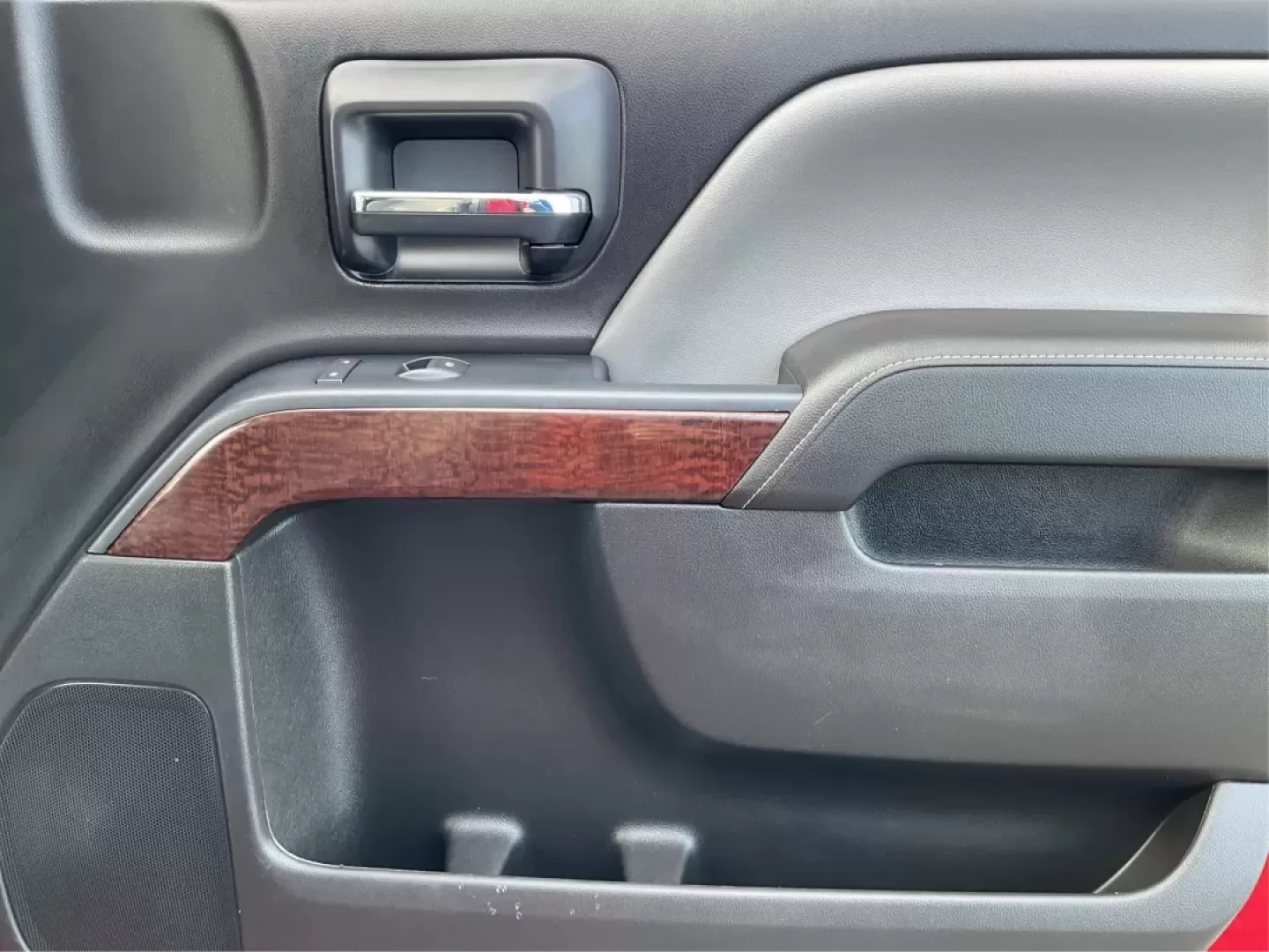 2014 GMC Sierra 1500 SLE (1GTR1UECXEZ) with an Other engine, located at 1184 Kauffman Ave, Fairborn, OH, 45324, (937) 908-9800, 39.807072, -84.030914 - **Unleash Adventure with the 2014 GMC Sierra 1500 at Advantage Car and Credit - Troy, OH!**<br /> <br /> Are you ready to elevate your everyday adventures? Whether you're a busy professional seeking a reliable commuter, a growing family in need of ample space, or an outdoor enthusiast looking for a - Photo#19