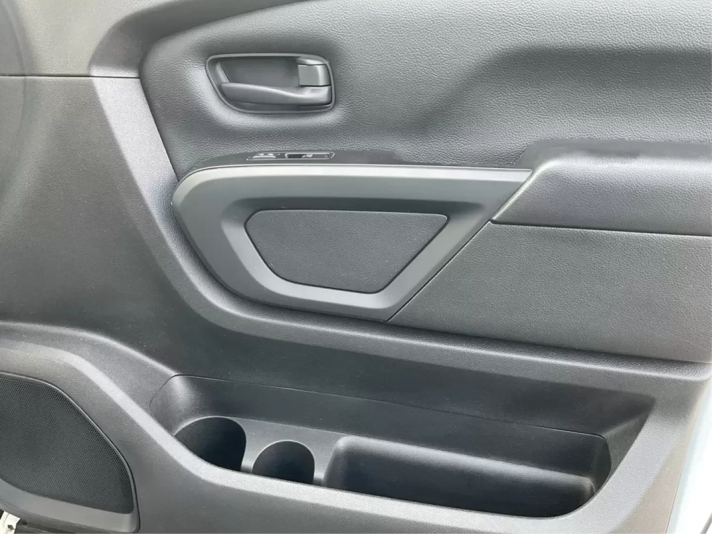 2021 Nissan TITAN Crew Cab S 4x4 (1N6AA1EC4MN) with an Endurance 5.6L V-8 gasoline direct injection engine, located at 8750 N County Rd 25A, Piqua, OH, 45356, (937) 908-9800, 40.164391, -84.232513 - Discover ultimate versatility and rugged capability with this 2021 Nissan TITAN Crew Cab S 4x4, now available at Advantage Car and Credit in Piqua, OH. Whether you're navigating the bustling streets of Piqua or heading out for weekend adventures, this truck is designed to adapt to your lifestyle. Pe - Photo#18