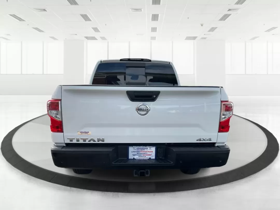 2021 Nissan TITAN Crew Cab S 4x4 (1N6AA1EC4MN) with an Endurance 5.6L V-8 gasoline direct injection engine, 9A transmission, located at 1099 N County Rd 25A , Troy, OH, 45373, (937) 908-9800, 40.057079, -84.212883 - Discover ultimate versatility and rugged capability with this 2021 Nissan TITAN Crew Cab S 4x4, now available at Advantage Car and Credit in Piqua, OH. Whether you're navigating the bustling streets of Piqua or heading out for weekend adventures, this truck is designed to adapt to your lifestyle. Pe - Photo#3