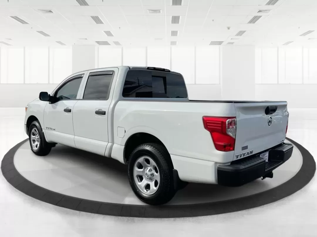 2021 Nissan TITAN Crew Cab S 4x4 (1N6AA1EC4MN) with an Endurance 5.6L V-8 gasoline direct injection engine, 9A transmission, located at 1099 N County Rd 25A , Troy, OH, 45373, (937) 908-9800, 40.057079, -84.212883 - Discover ultimate versatility and rugged capability with this 2021 Nissan TITAN Crew Cab S 4x4, now available at Advantage Car and Credit in Piqua, OH. Whether you're navigating the bustling streets of Piqua or heading out for weekend adventures, this truck is designed to adapt to your lifestyle. Pe - Photo#4