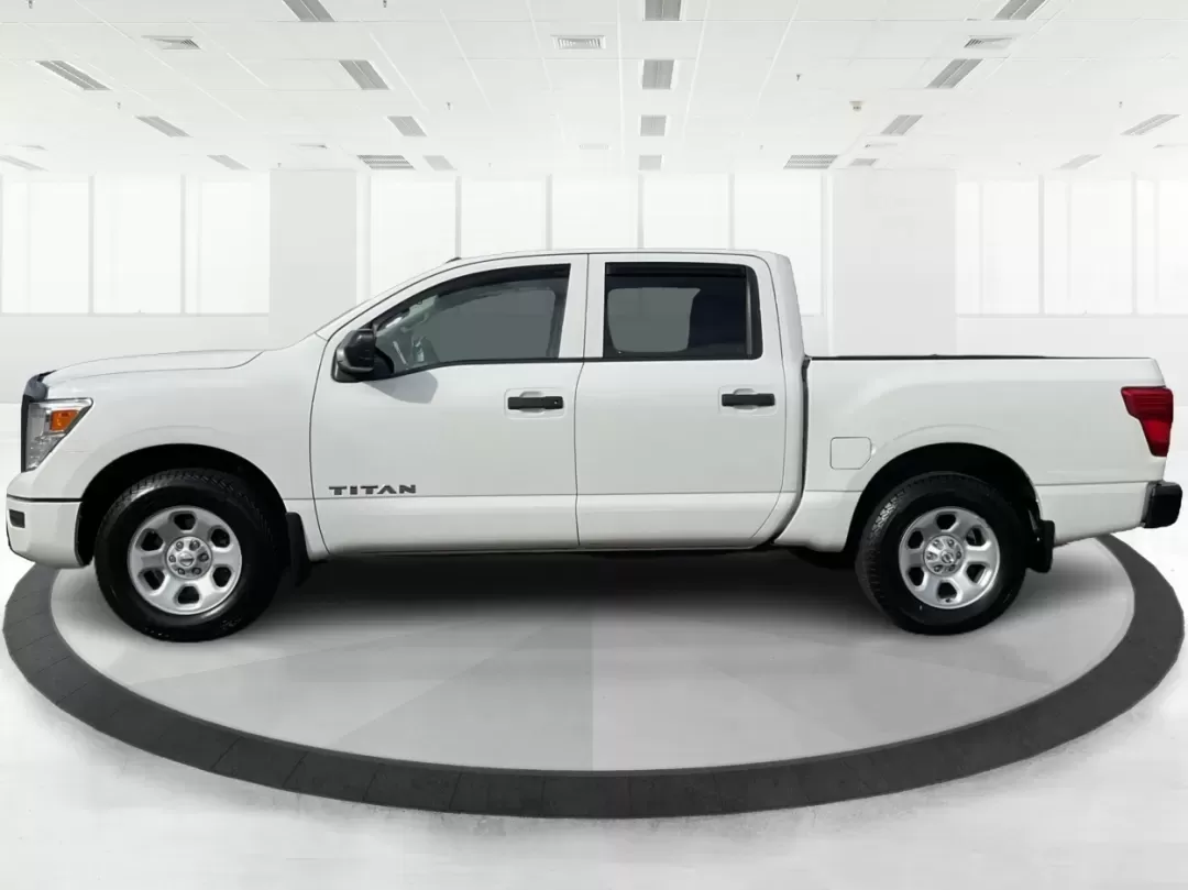 2021 Nissan TITAN Crew Cab S 4x4 (1N6AA1EC4MN) with an Endurance 5.6L V-8 gasoline direct injection engine, 9A transmission, located at 1099 N County Rd 25A , Troy, OH, 45373, (937) 908-9800, 40.057079, -84.212883 - Discover ultimate versatility and rugged capability with this 2021 Nissan TITAN Crew Cab S 4x4, now available at Advantage Car and Credit in Piqua, OH. Whether you're navigating the bustling streets of Piqua or heading out for weekend adventures, this truck is designed to adapt to your lifestyle. Pe - Photo#5