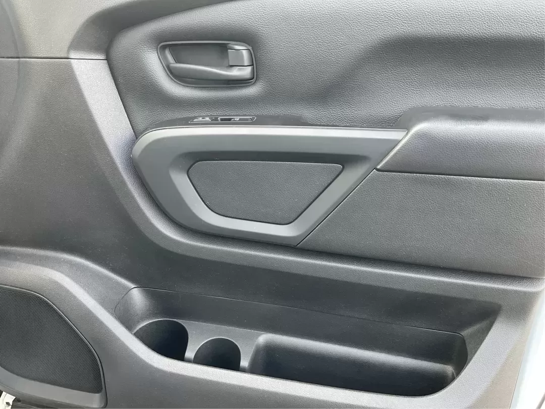 2021 Nissan TITAN Crew Cab S 4x4 (1N6AA1EC4MN) with an Endurance 5.6L V-8 gasoline direct injection engine, 9A transmission, located at 1099 N County Rd 25A , Troy, OH, 45373, (937) 908-9800, 40.057079, -84.212883 - Discover ultimate versatility and rugged capability with this 2021 Nissan TITAN Crew Cab S 4x4, now available at Advantage Car and Credit in Piqua, OH. Whether you're navigating the bustling streets of Piqua or heading out for weekend adventures, this truck is designed to adapt to your lifestyle. Pe - Photo#18