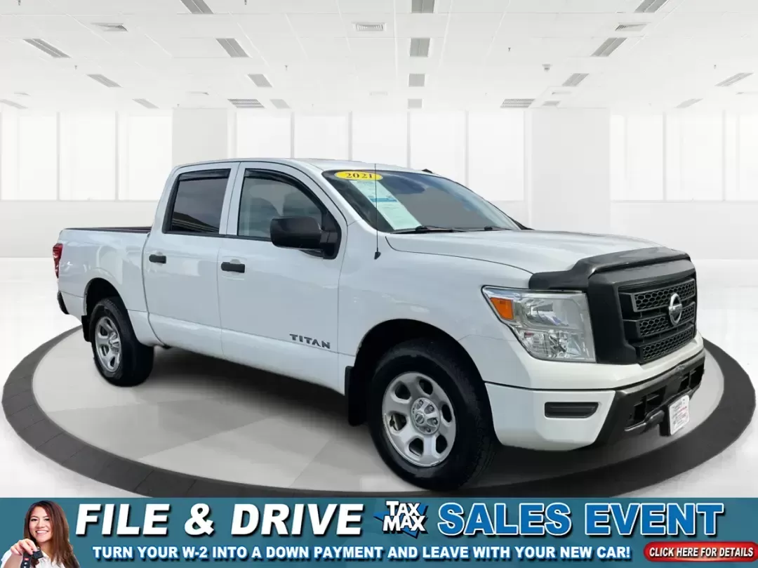 2021 Nissan TITAN Crew Cab S 4x4 (1N6AA1EC4MN) with an Endurance 5.6L V-8 gasoline direct injection engine, 9A transmission, located at 4508 South Dixie Dr, Moraine, OH, 45439, (937) 908-9800, 39.689976, -84.218452 - Discover ultimate versatility and rugged capability with this 2021 Nissan TITAN Crew Cab S 4x4, now available at Advantage Car and Credit in Piqua, OH. Whether you're navigating the bustling streets of Piqua or heading out for weekend adventures, this truck is designed to adapt to your lifestyle. Pe - Photo#0