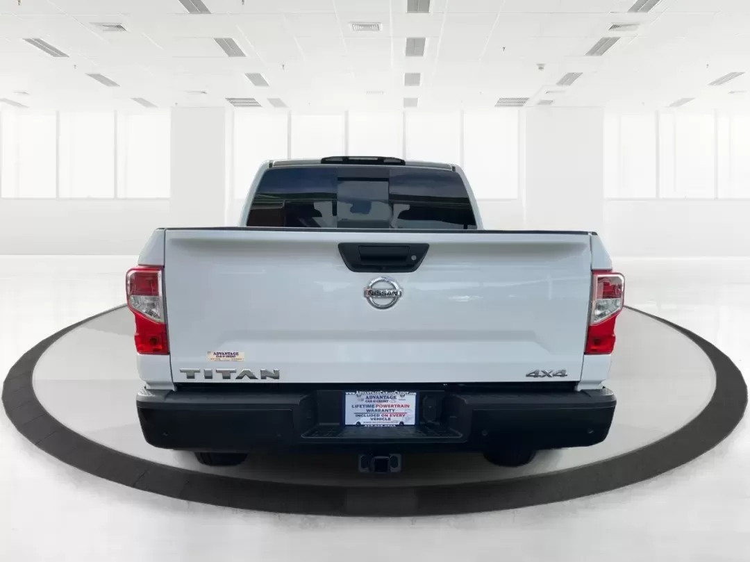 2021 Nissan TITAN Crew Cab S 4x4 (1N6AA1EC4MN) with an Endurance 5.6L V-8 gasoline direct injection engine, 9A transmission, located at 4508 South Dixie Dr, Moraine, OH, 45439, (937) 908-9800, 39.689976, -84.218452 - Discover ultimate versatility and rugged capability with this 2021 Nissan TITAN Crew Cab S 4x4, now available at Advantage Car and Credit in Piqua, OH. Whether you're navigating the bustling streets of Piqua or heading out for weekend adventures, this truck is designed to adapt to your lifestyle. Pe - Photo#3