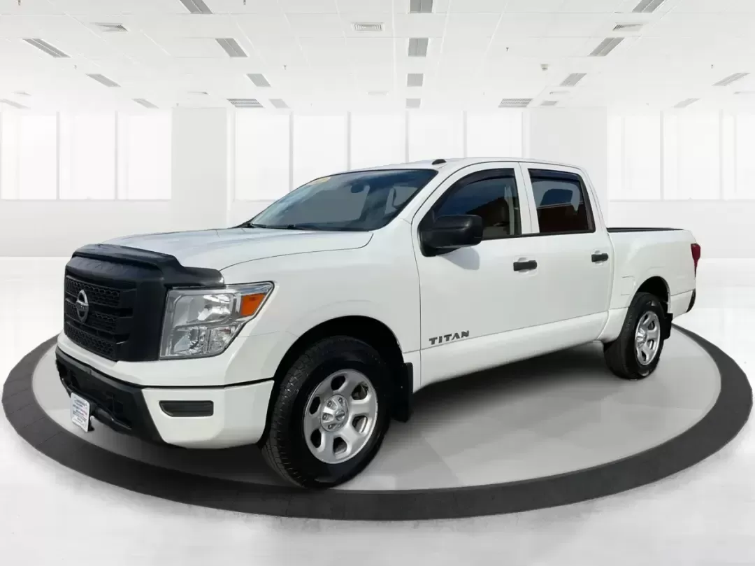 2021 Nissan TITAN Crew Cab S 4x4 (1N6AA1EC4MN) with an Endurance 5.6L V-8 gasoline direct injection engine, 9A transmission, located at 4508 South Dixie Dr, Moraine, OH, 45439, (937) 908-9800, 39.689976, -84.218452 - Discover ultimate versatility and rugged capability with this 2021 Nissan TITAN Crew Cab S 4x4, now available at Advantage Car and Credit in Piqua, OH. Whether you're navigating the bustling streets of Piqua or heading out for weekend adventures, this truck is designed to adapt to your lifestyle. Pe - Photo#8