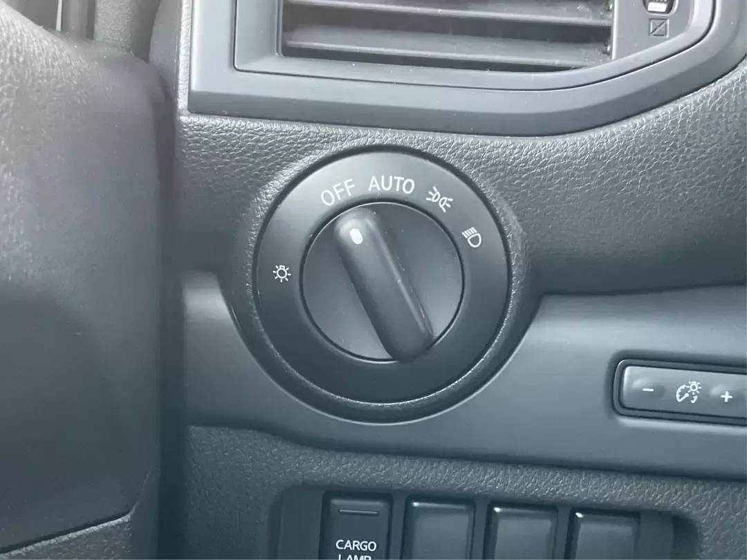 2021 Nissan TITAN Crew Cab S 4x4 (1N6AA1EC4MN) with an Endurance 5.6L V-8 gasoline direct injection engine, 9A transmission, located at 4508 South Dixie Dr, Moraine, OH, 45439, (937) 908-9800, 39.689976, -84.218452 - Discover ultimate versatility and rugged capability with this 2021 Nissan TITAN Crew Cab S 4x4, now available at Advantage Car and Credit in Piqua, OH. Whether you're navigating the bustling streets of Piqua or heading out for weekend adventures, this truck is designed to adapt to your lifestyle. Pe - Photo#16