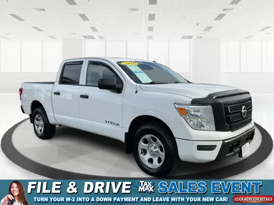 2021 Nissan TITAN Crew Cab S 4x4 (1N6AA1EC4MN) with an Endurance 5.6L V-8 gasoline direct injection engine, 9A transmission, located at 1099 N County Rd 25A , Troy, OH, 45373, (937) 908-9800, 40.057079, -84.212883 - Discover ultimate versatility and rugged capability with this 2021 Nissan TITAN Crew Cab S 4x4, now available at Advantage Car and Credit in Piqua, OH. Whether you're navigating the bustling streets of Piqua or heading out for weekend adventures, this truck is designed to adapt to your lifestyle. Pe - Photo#0