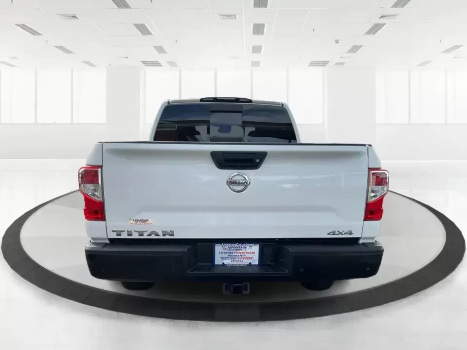 2021 Nissan TITAN Crew Cab S 4x4 (1N6AA1EC4MN) with an Endurance 5.6L V-8 gasoline direct injection engine, 9A transmission, located at 1099 N County Rd 25A , Troy, OH, 45373, (937) 908-9800, 40.057079, -84.212883 - Discover ultimate versatility and rugged capability with this 2021 Nissan TITAN Crew Cab S 4x4, now available at Advantage Car and Credit in Piqua, OH. Whether you're navigating the bustling streets of Piqua or heading out for weekend adventures, this truck is designed to adapt to your lifestyle. Pe - Photo#3