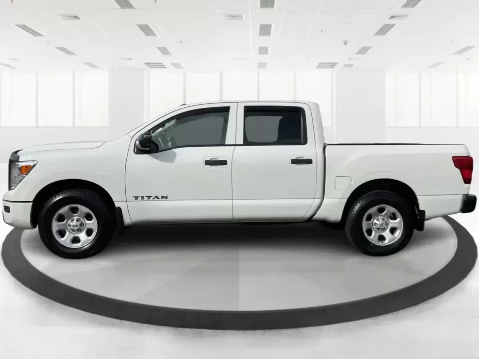 2021 Nissan TITAN Crew Cab S 4x4 (1N6AA1EC4MN) with an Endurance 5.6L V-8 gasoline direct injection engine, 9A transmission, located at 1099 N County Rd 25A , Troy, OH, 45373, (937) 908-9800, 40.057079, -84.212883 - Discover ultimate versatility and rugged capability with this 2021 Nissan TITAN Crew Cab S 4x4, now available at Advantage Car and Credit in Piqua, OH. Whether you're navigating the bustling streets of Piqua or heading out for weekend adventures, this truck is designed to adapt to your lifestyle. Pe - Photo#5