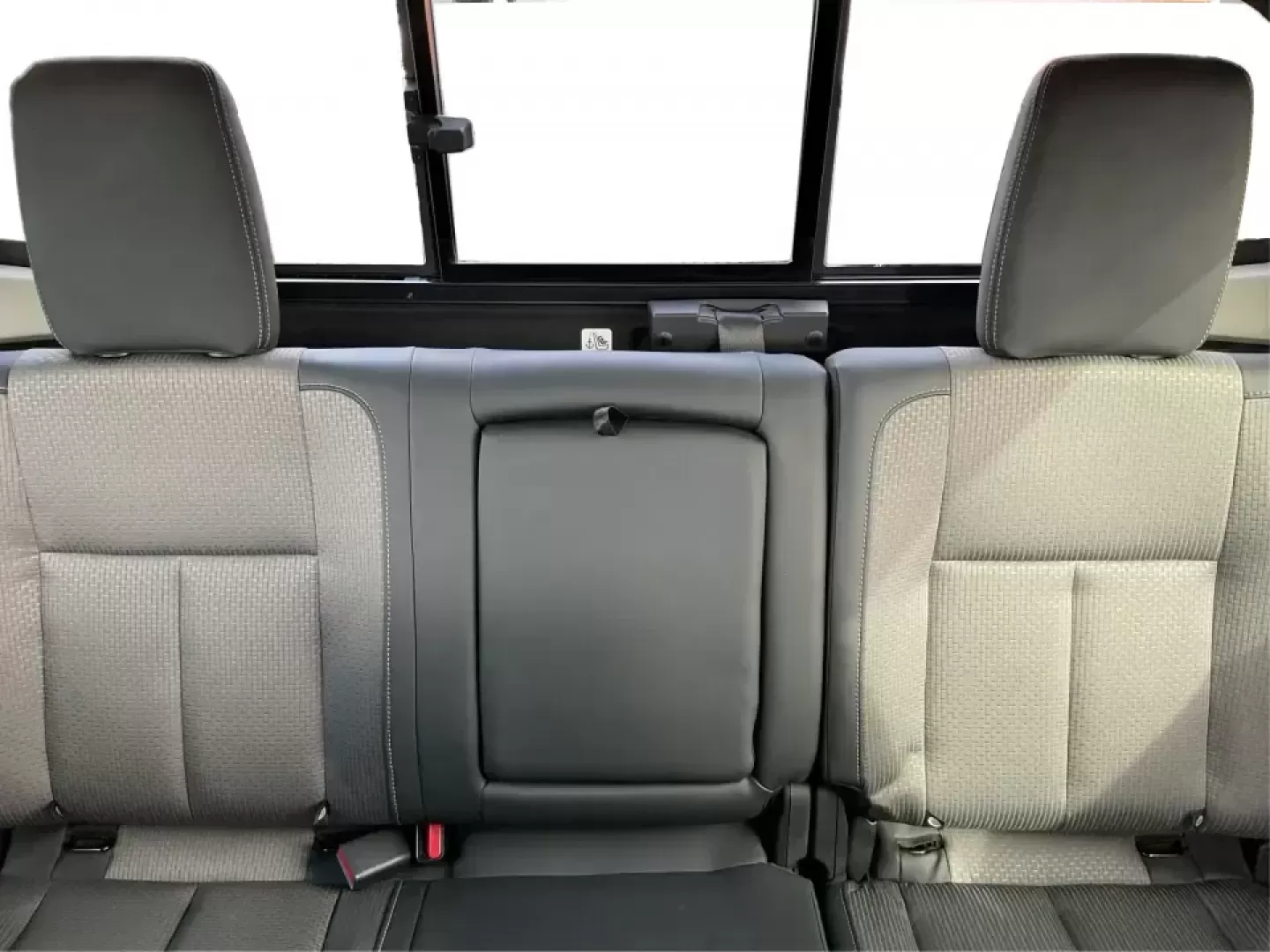 2021 Nissan TITAN Crew Cab S 4x4 (1N6AA1EC4MN) with an Endurance 5.6L V-8 gasoline direct injection engine, located at 401 Woodman Dr, Riverside, OH, 45431, (937) 908-9800, 39.760899, -84.123421 - Discover ultimate versatility and rugged capability with this 2021 Nissan TITAN Crew Cab S 4x4, now available at Advantage Car and Credit in Piqua, OH. Whether you're navigating the bustling streets of Piqua or heading out for weekend adventures, this truck is designed to adapt to your lifestyle. Pe - Photo#13
