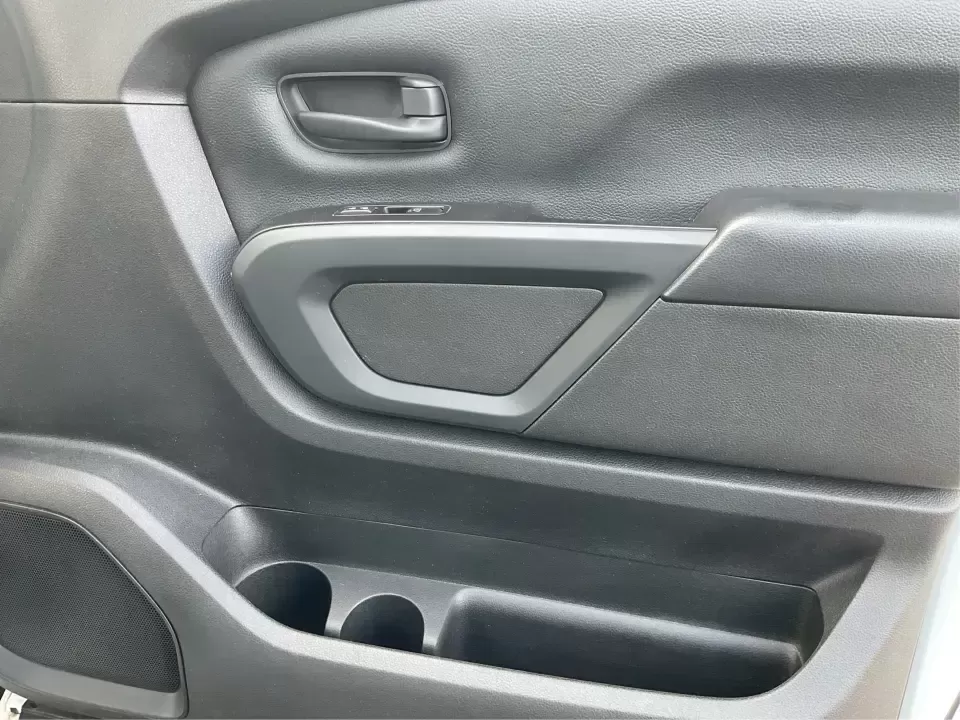 2021 Nissan TITAN Crew Cab S 4x4 (1N6AA1EC4MN) with an Endurance 5.6L V-8 gasoline direct injection engine, 9A transmission, located at 1099 N County Rd 25A , Troy, OH, 45373, (937) 908-9800, 40.057079, -84.212883 - Discover ultimate versatility and rugged capability with this 2021 Nissan TITAN Crew Cab S 4x4, now available at Advantage Car and Credit in Piqua, OH. Whether you're navigating the bustling streets of Piqua or heading out for weekend adventures, this truck is designed to adapt to your lifestyle. Pe - Photo#18