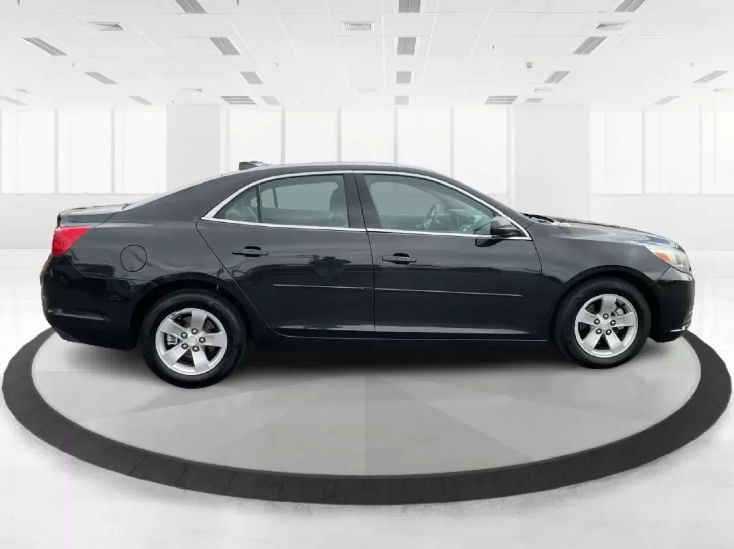 2014 Chevrolet Malibu 1LS (1G11B5SLXEF) with an ECOTEC 2.5L I-4 gasoline direct injection engine, located at 8750 N County Rd 25A, Piqua, OH, 45356, (937) 908-9800, 40.164391, -84.232513 - **Discover Your Next Adventure with the 2014 Chevrolet Malibu at Advantage Car and Credit - Vandalia!**<br /> <br /> Are you on the lookout for a reliable, stylish vehicle that fits seamlessly into your busy lifestyle? Look no further! The 2014 Chevrolet Malibu 1LS is your perfect companion for dail - Photo#1