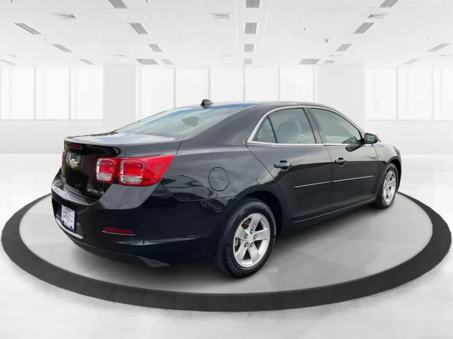2014 Chevrolet Malibu 1LS (1G11B5SLXEF) with an ECOTEC 2.5L I-4 gasoline direct injection engine, located at 8750 N County Rd 25A, Piqua, OH, 45356, (937) 908-9800, 40.164391, -84.232513 - **Discover Your Next Adventure with the 2014 Chevrolet Malibu at Advantage Car and Credit - Vandalia!**<br /> <br /> Are you on the lookout for a reliable, stylish vehicle that fits seamlessly into your busy lifestyle? Look no further! The 2014 Chevrolet Malibu 1LS is your perfect companion for dail - Photo#2